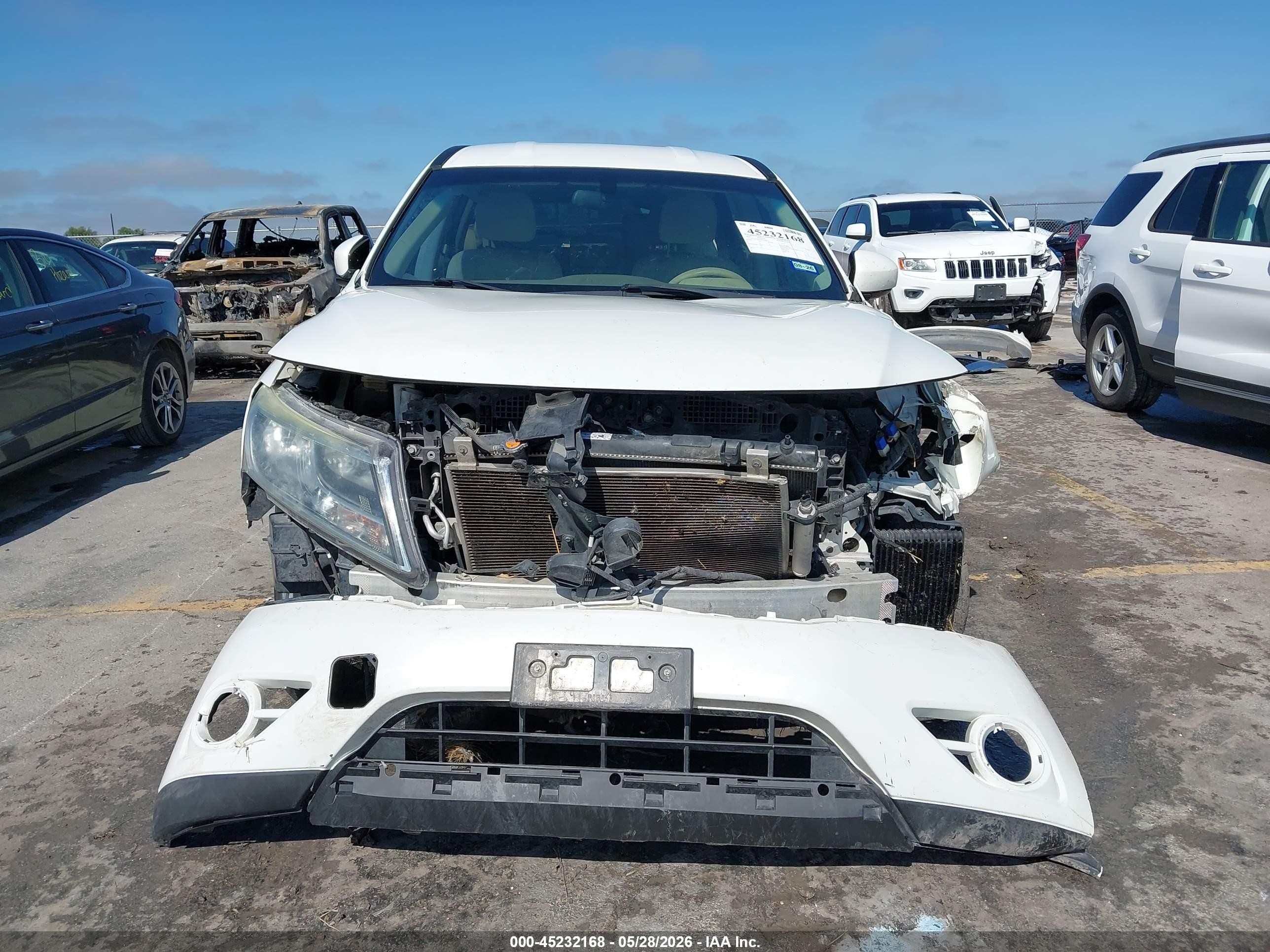 2014 Nissan Pathfinder S White vin: 5N1AR2MM5EC705896