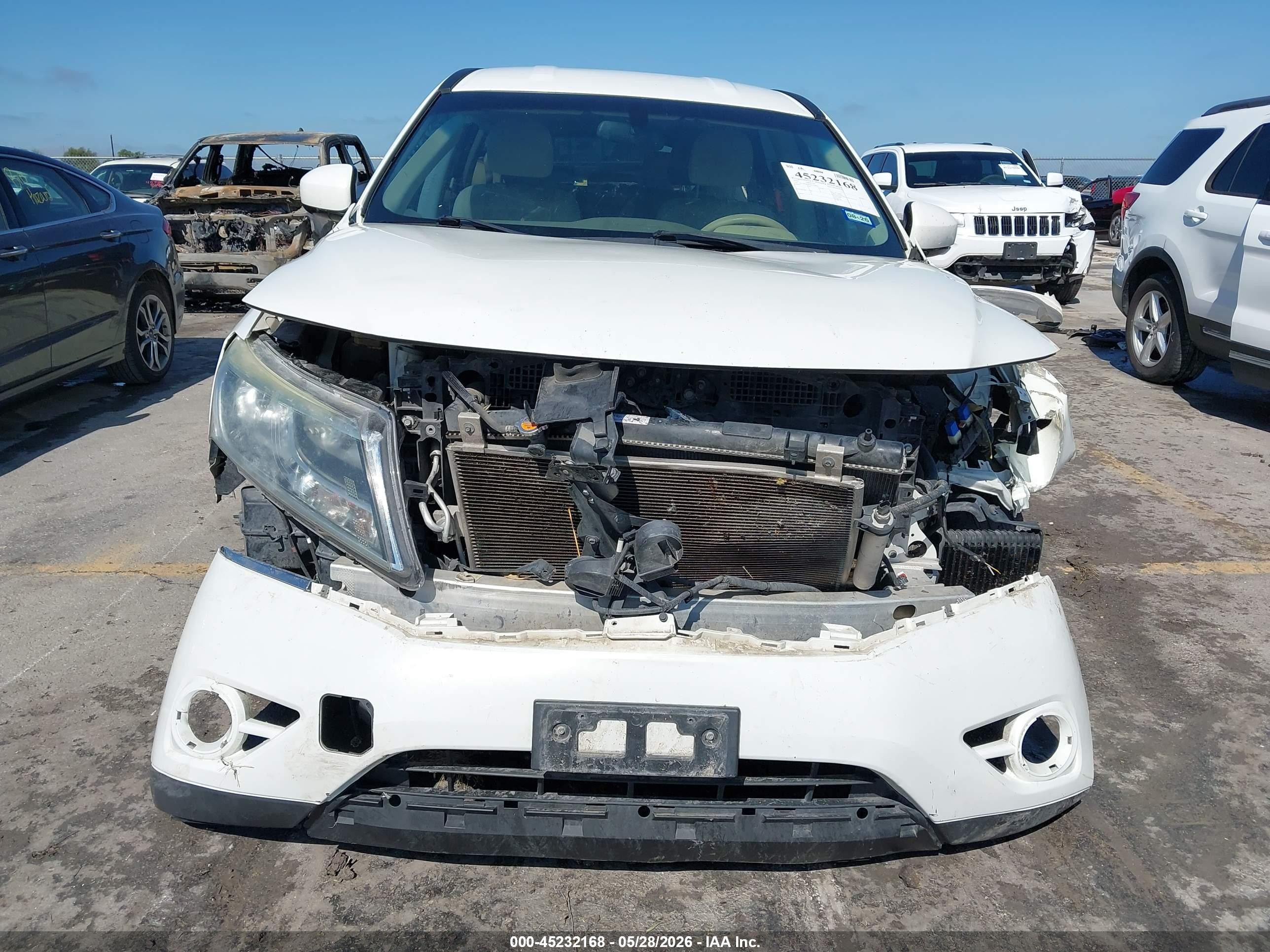 2014 Nissan Pathfinder S White vin: 5N1AR2MM5EC705896