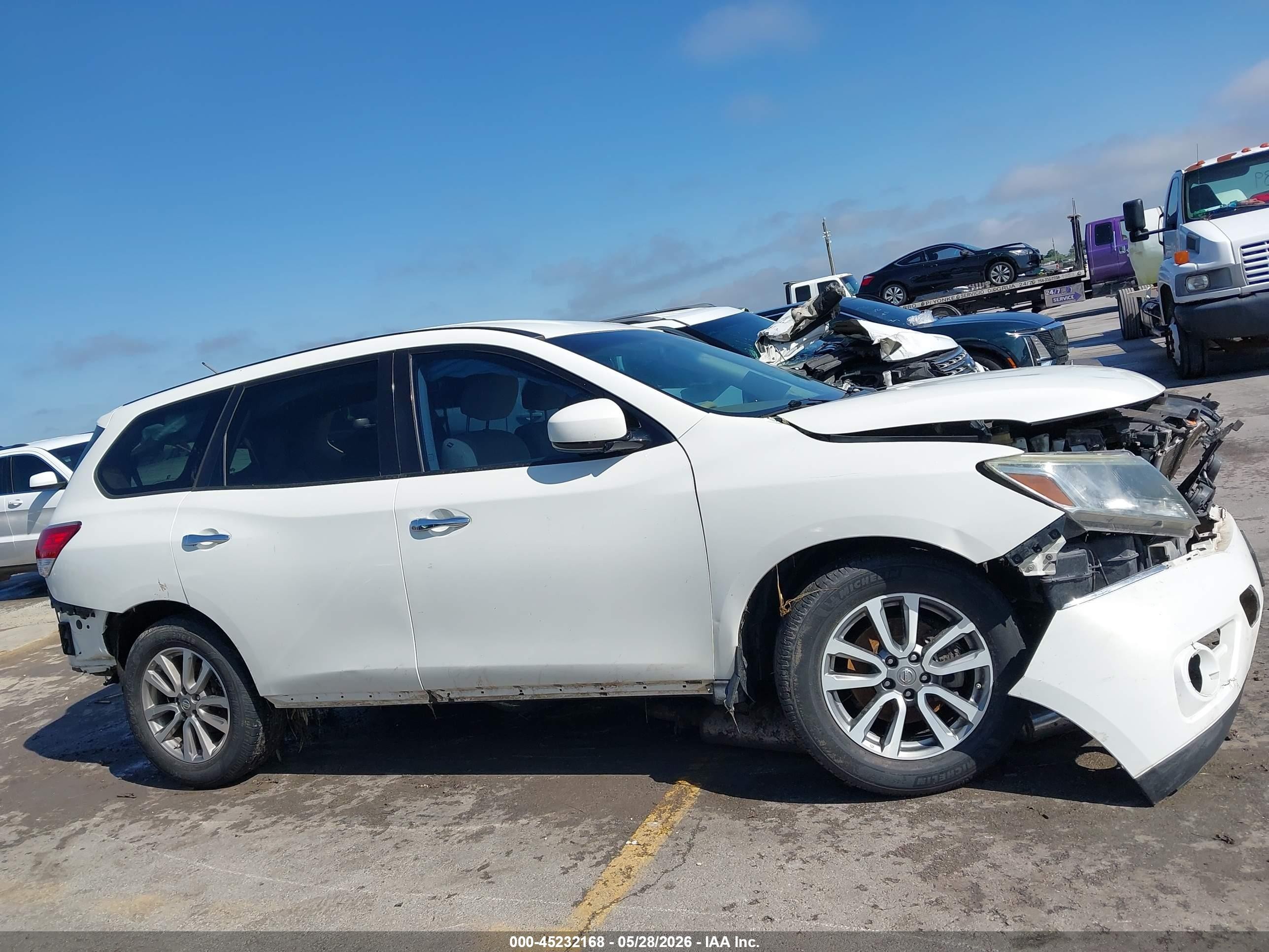 2014 Nissan Pathfinder S White vin: 5N1AR2MM5EC705896