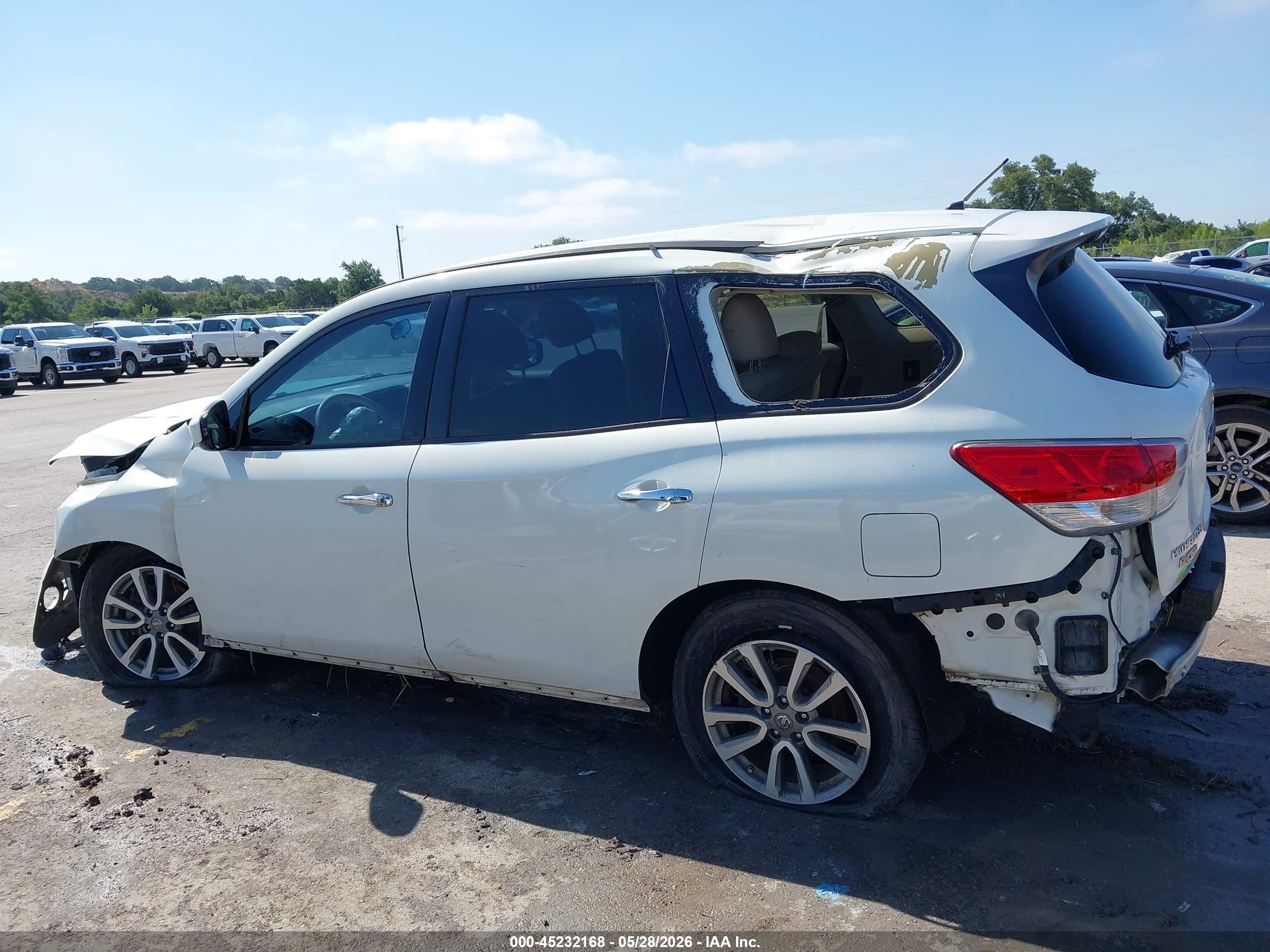 2014 Nissan Pathfinder S White vin: 5N1AR2MM5EC705896