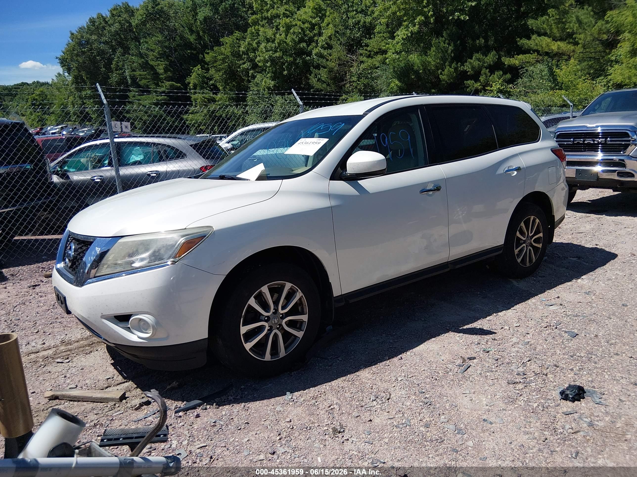 2014 Nissan Pathfinder S White vin: 5N1AR2MM5EC710824