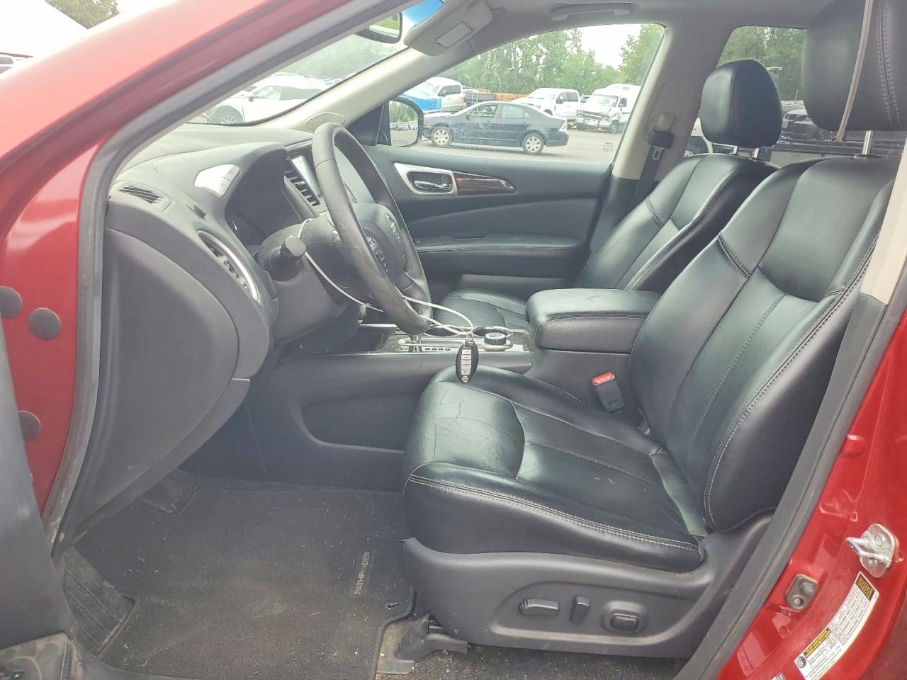 2014 Nissan Pathfinder S Red vin: 5N1AR2MM5EC711388