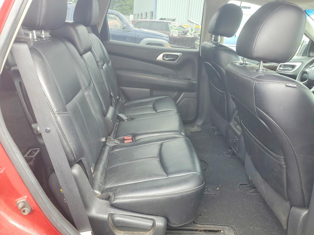 2014 Nissan Pathfinder S Red vin: 5N1AR2MM5EC711388