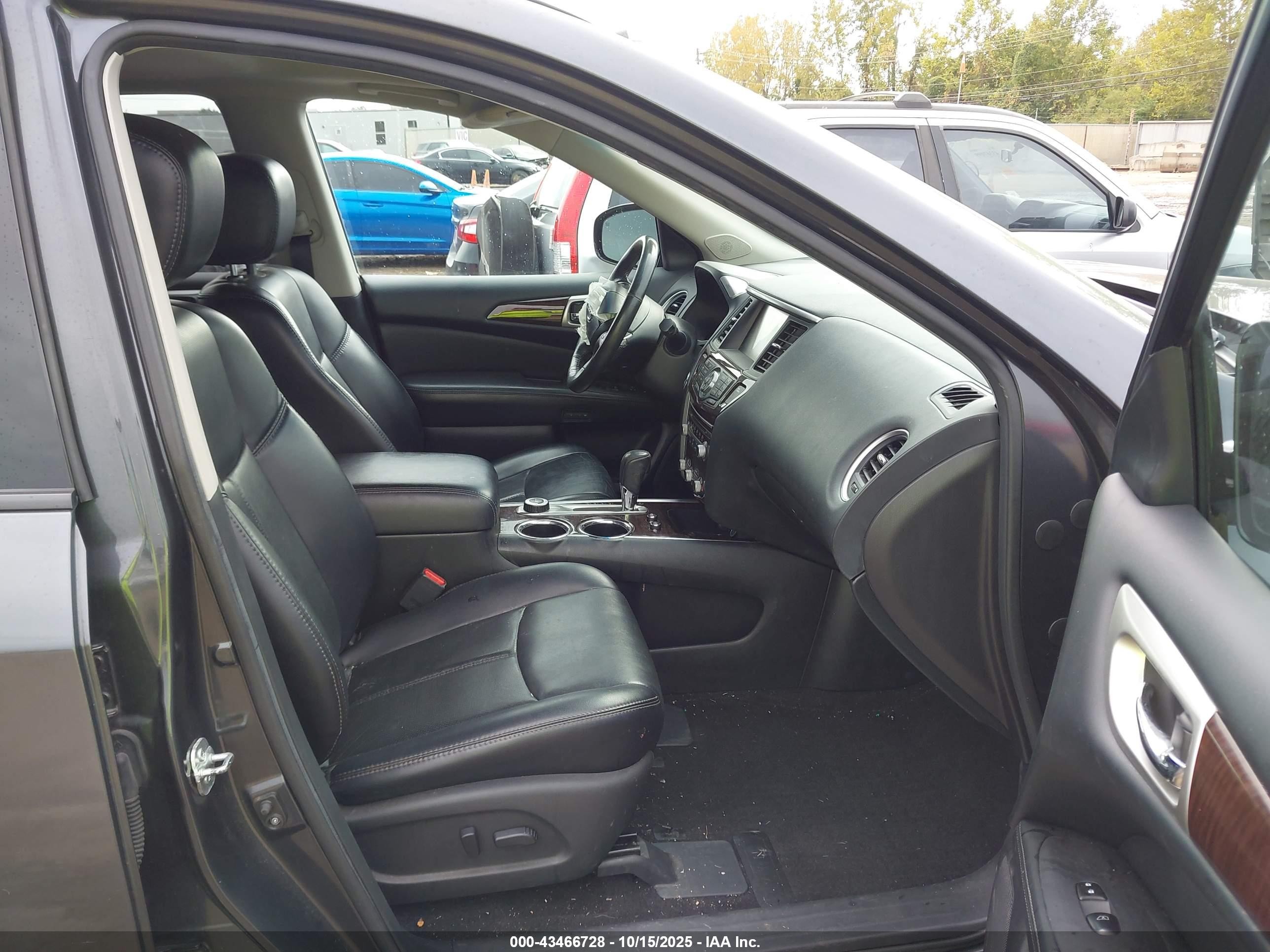 2014 Nissan Pathfinder Platinum Gray vin: 5N1AR2MM5EC715019