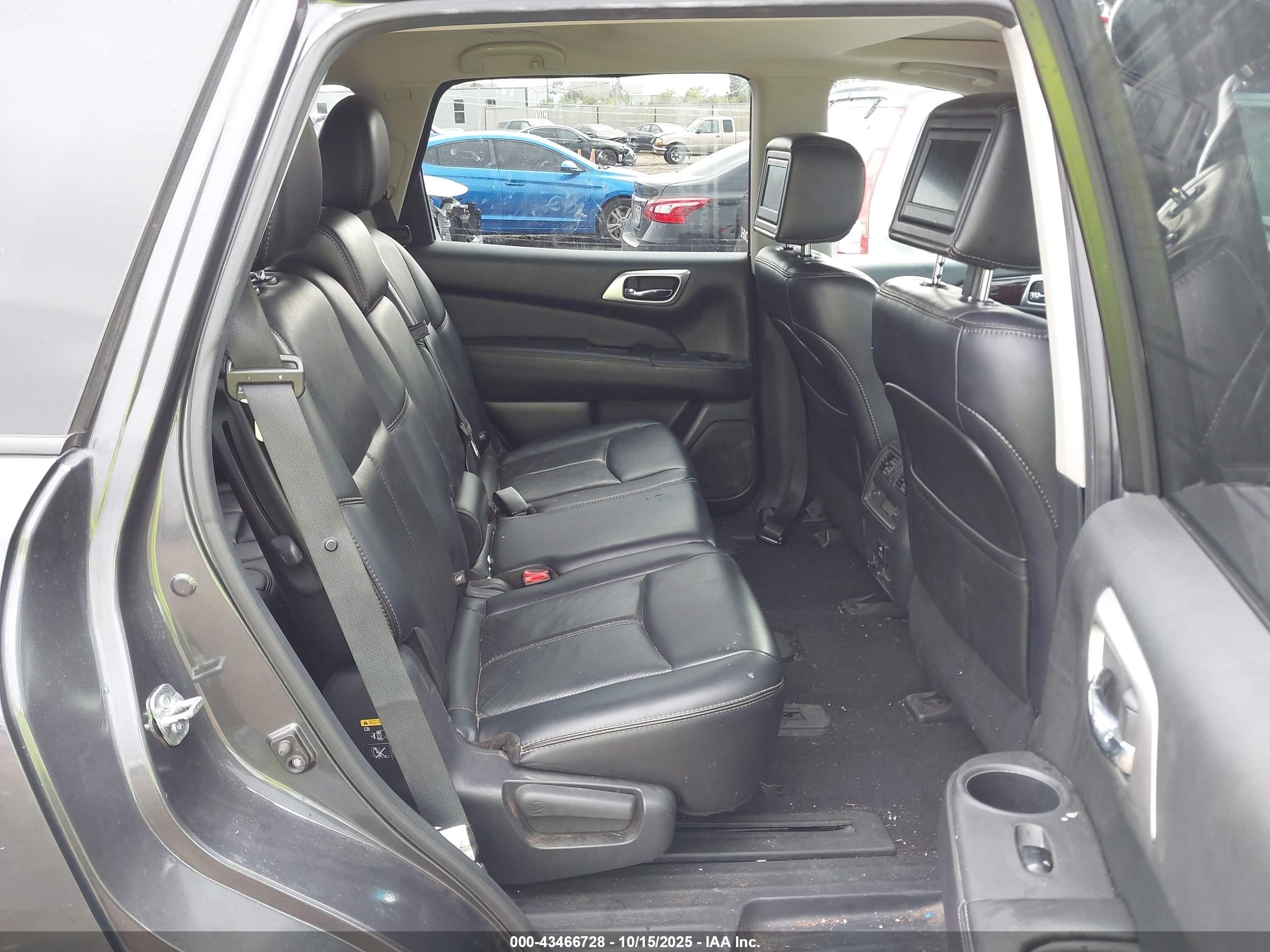 2014 Nissan Pathfinder Platinum Gray vin: 5N1AR2MM5EC715019