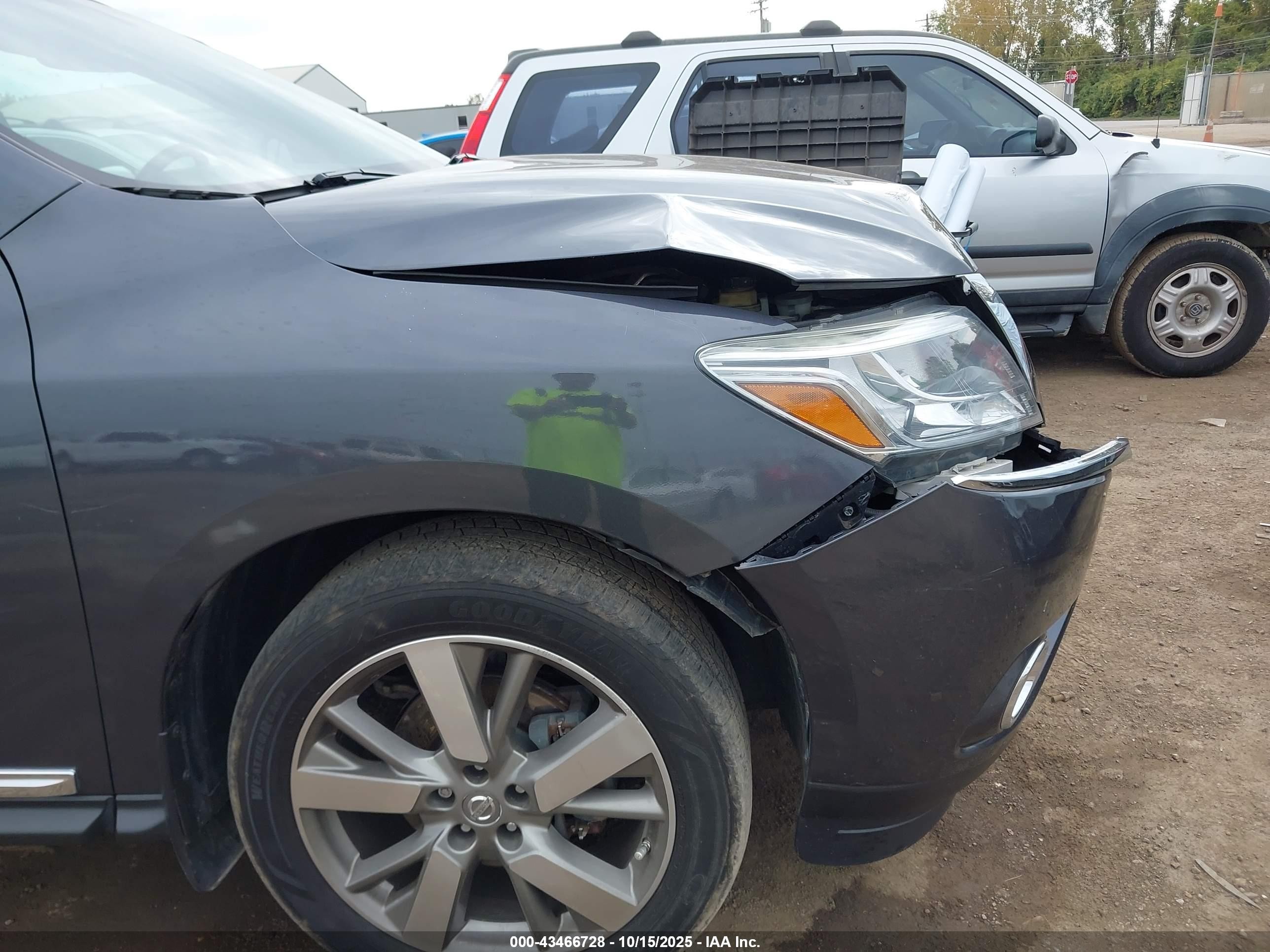 2014 Nissan Pathfinder Platinum Gray vin: 5N1AR2MM5EC715019