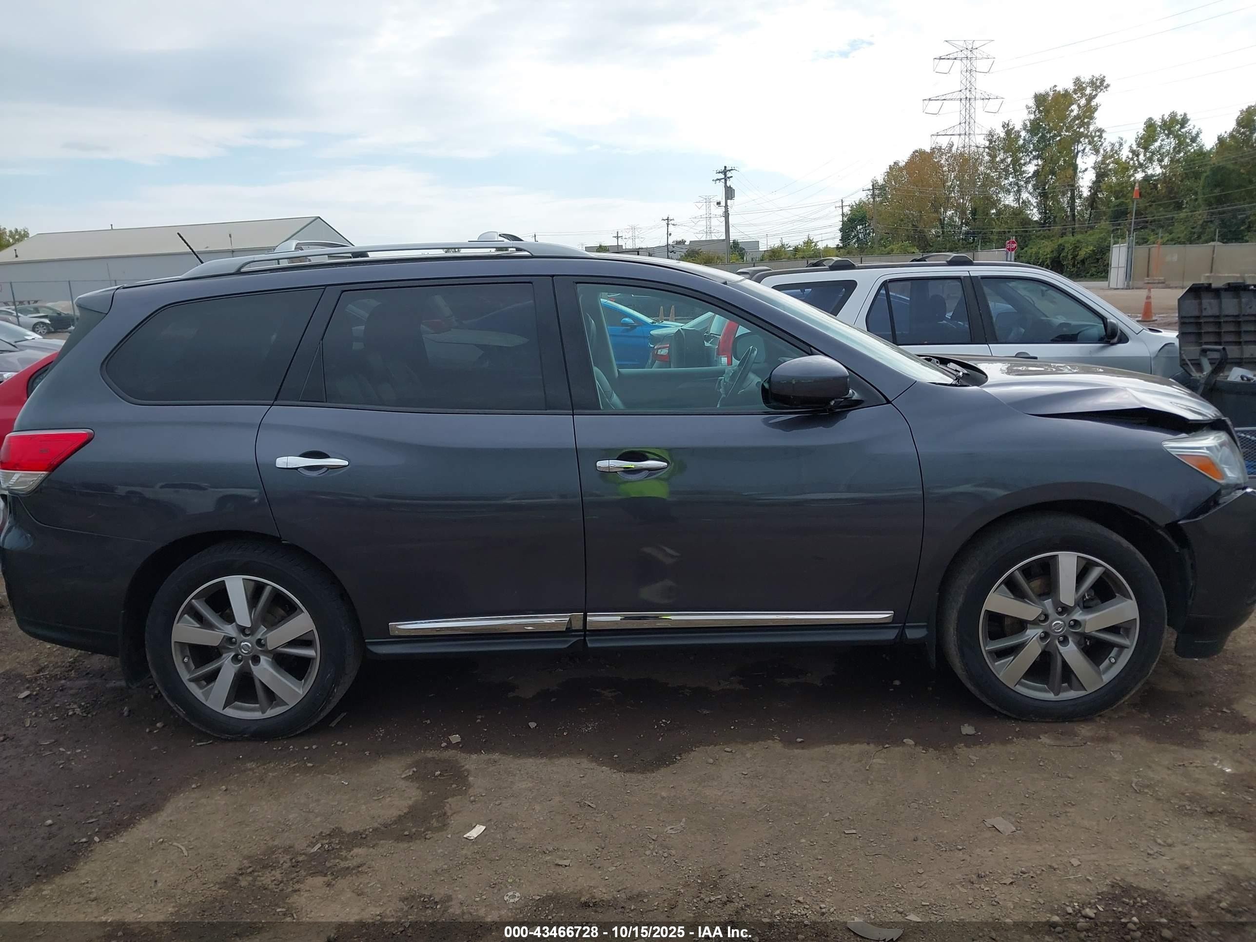 2014 Nissan Pathfinder Platinum Gray vin: 5N1AR2MM5EC715019