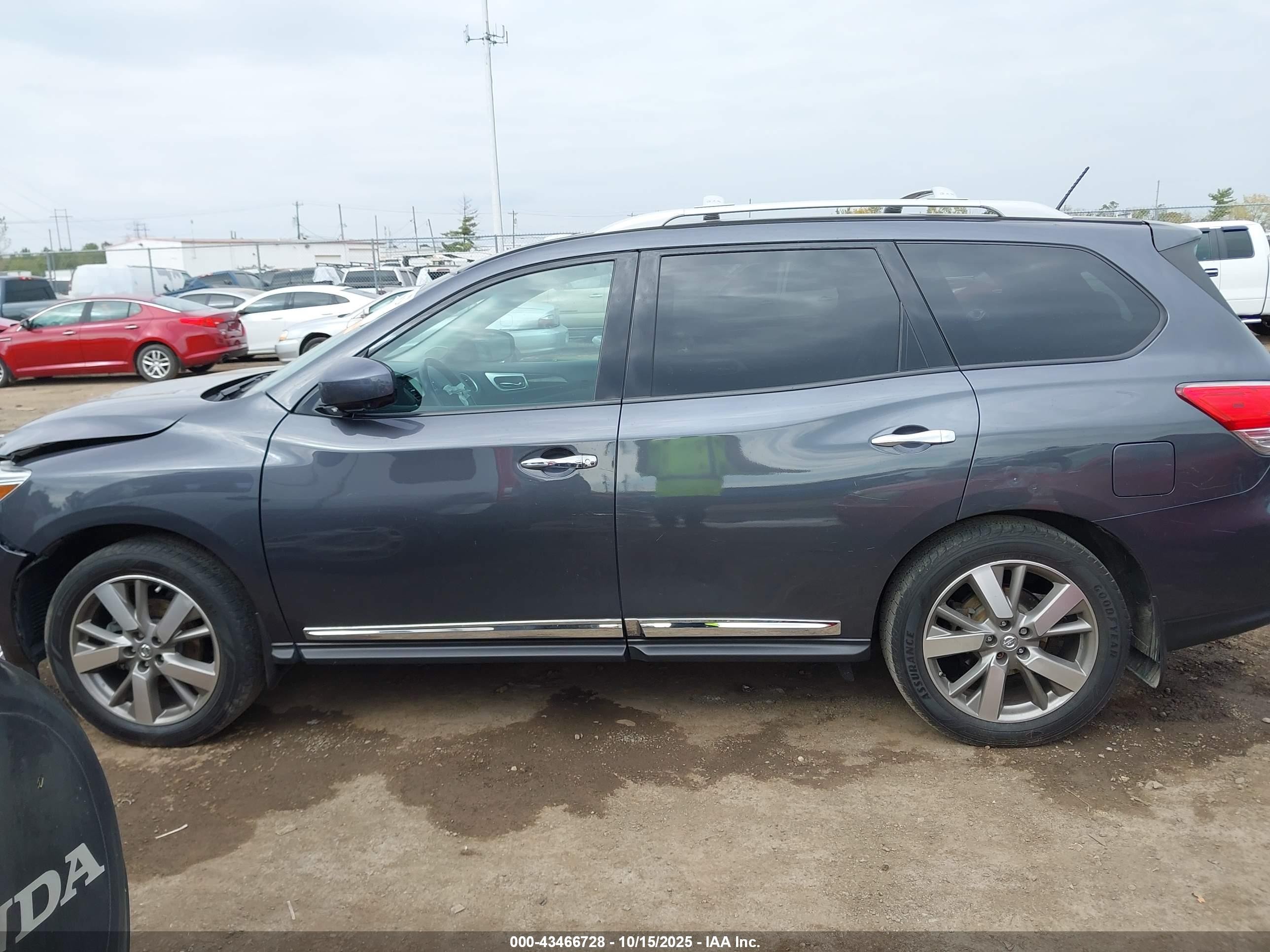 2014 Nissan Pathfinder Platinum Gray vin: 5N1AR2MM5EC715019