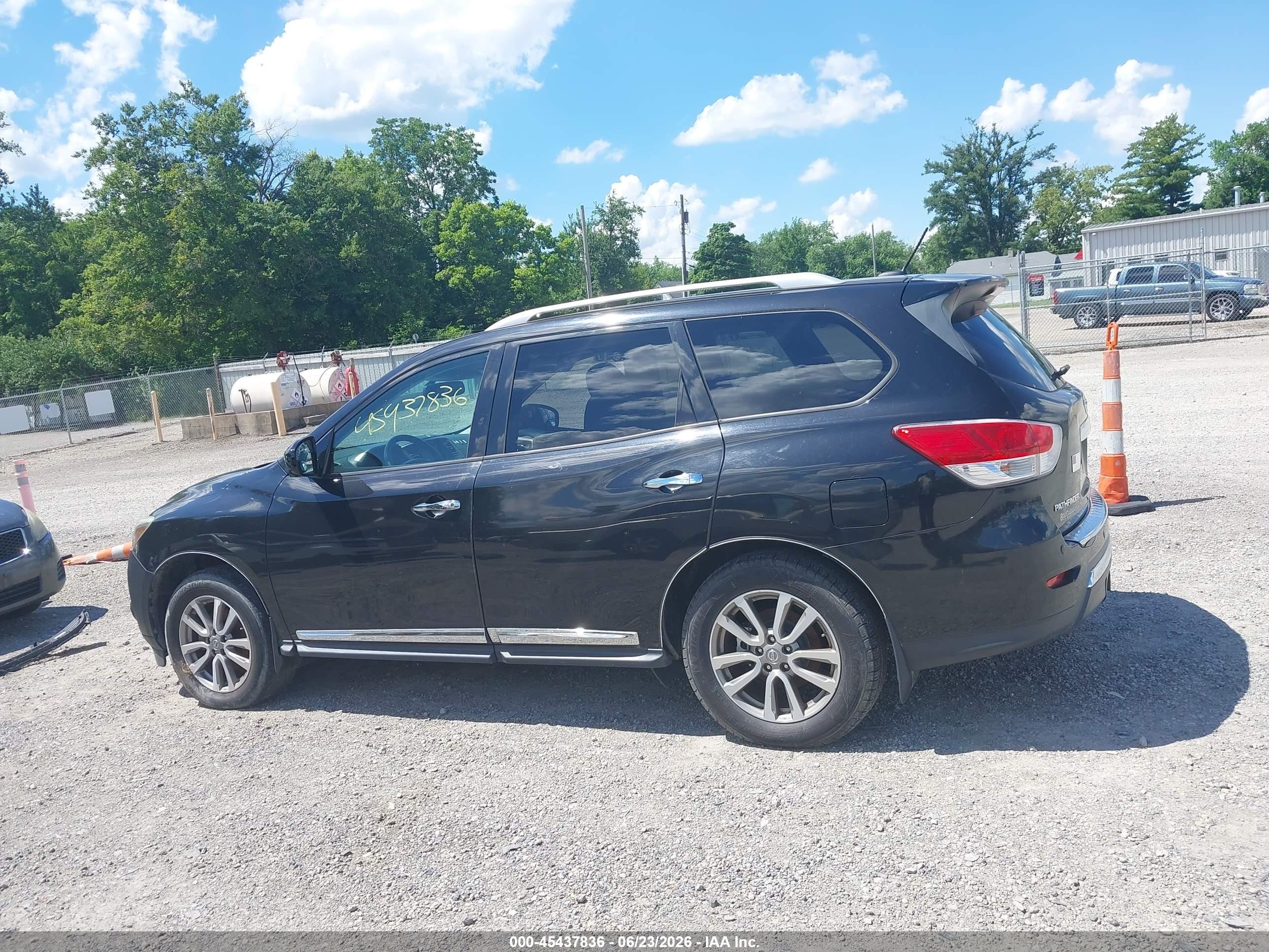 2015 Nissan Pathfinder Sl Black vin: 5N1AR2MM5FC608120
