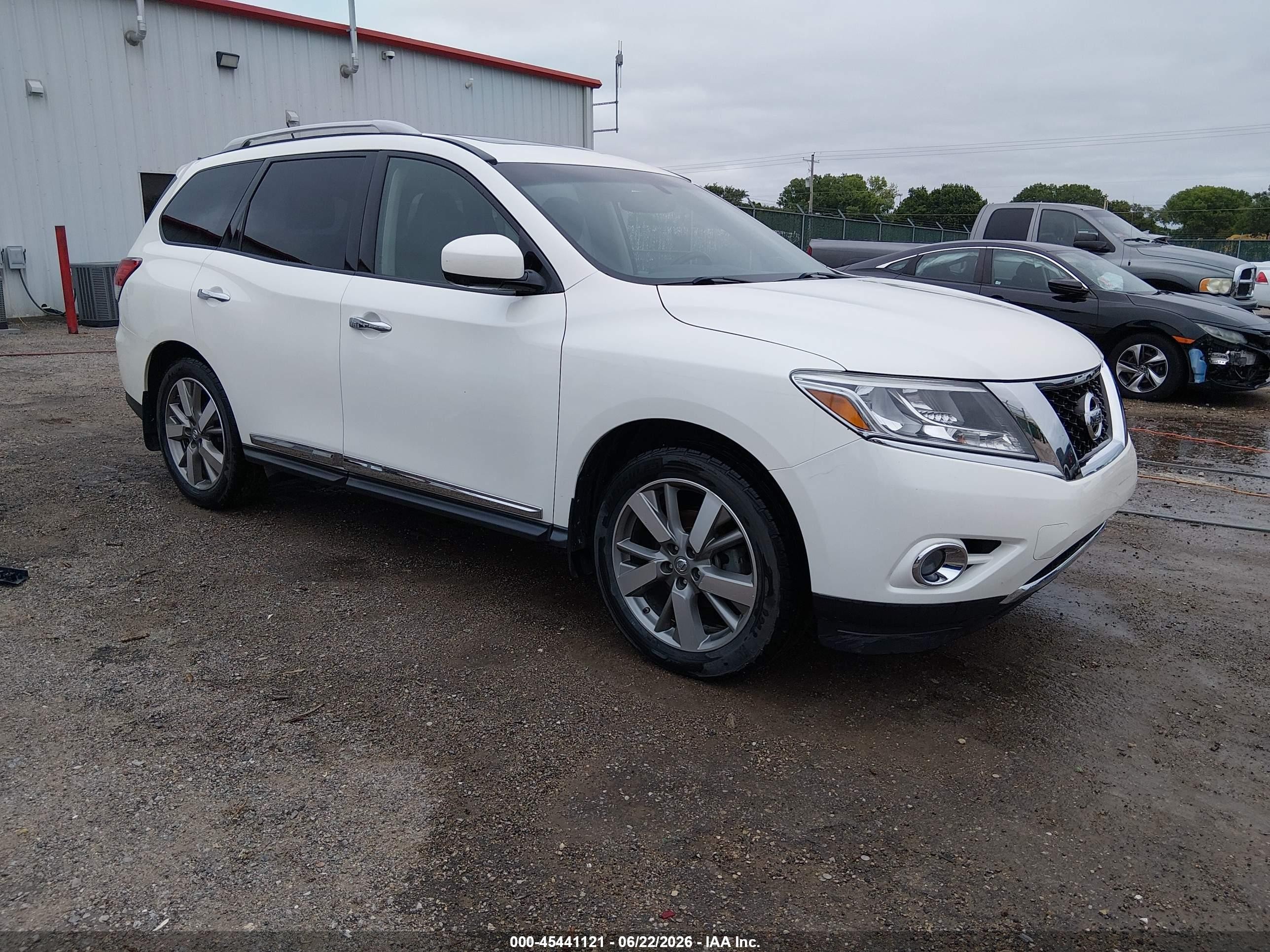 2015 Nissan Pathfinder Platinum White vin: 5N1AR2MM5FC612720