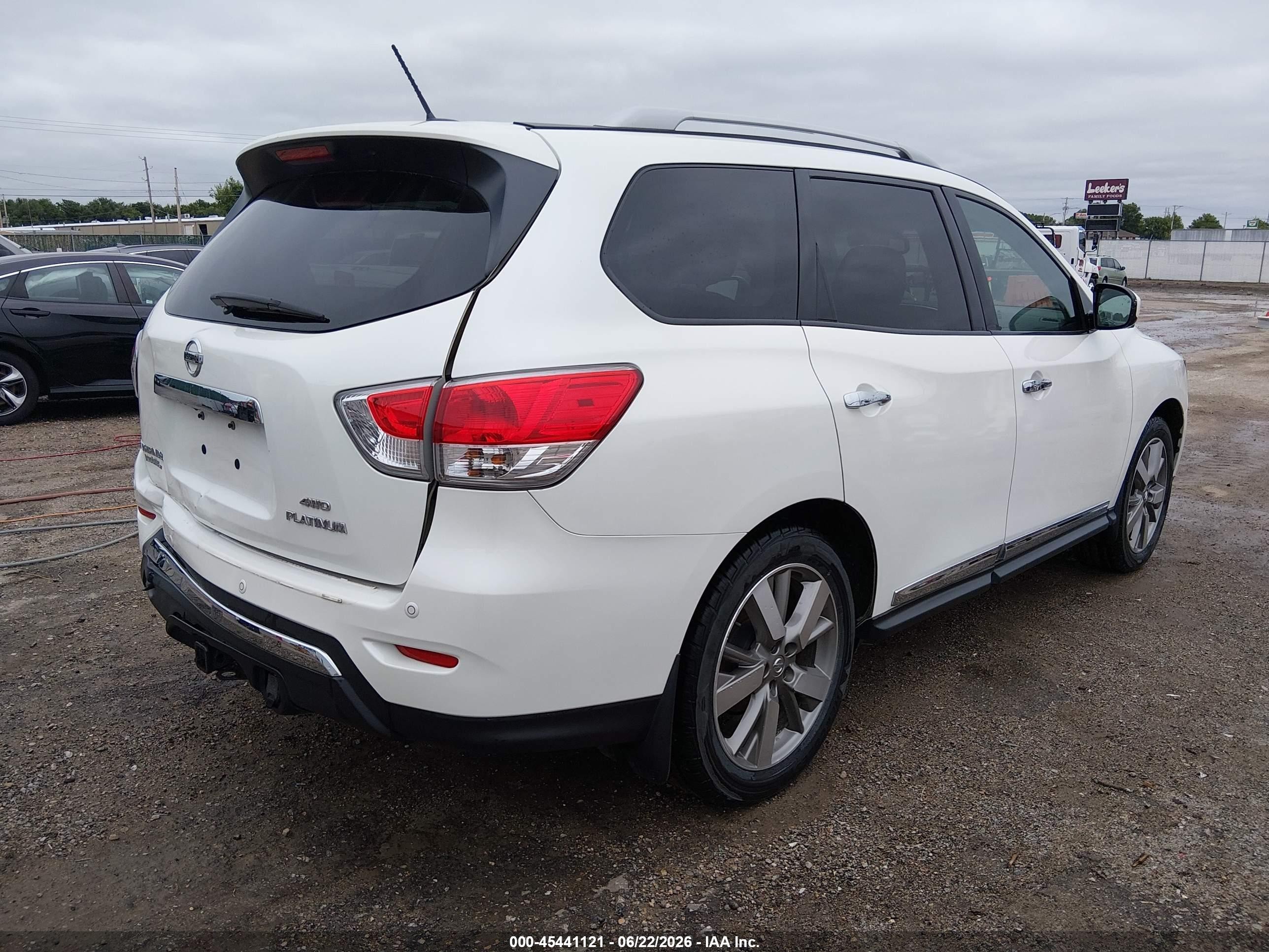 2015 Nissan Pathfinder Platinum White vin: 5N1AR2MM5FC612720