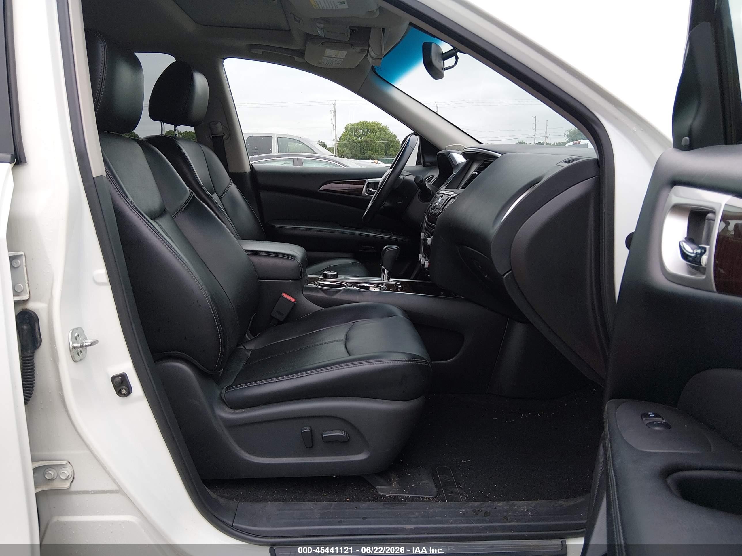 2015 Nissan Pathfinder Platinum White vin: 5N1AR2MM5FC612720