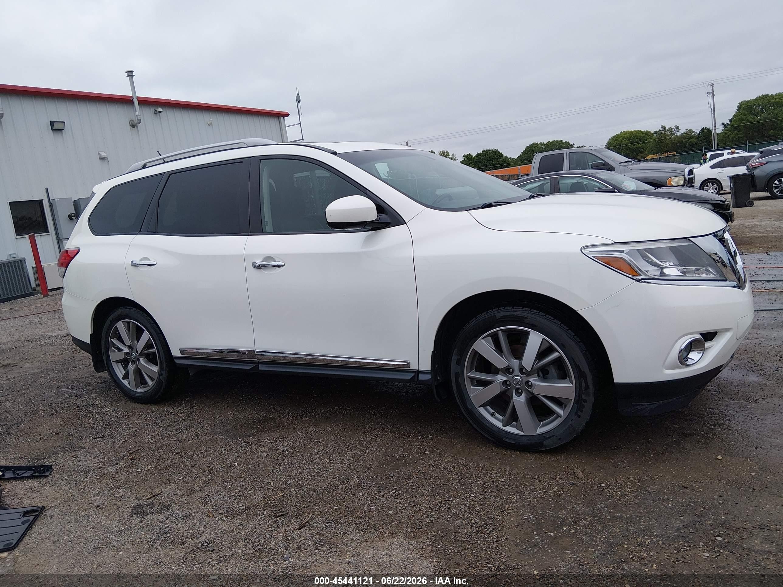 2015 Nissan Pathfinder Platinum White vin: 5N1AR2MM5FC612720