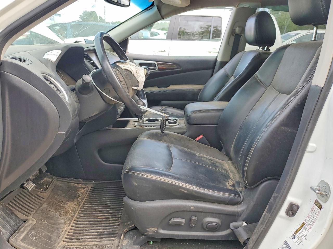 2015 Nissan Pathfinder S White vin: 5N1AR2MM5FC620445