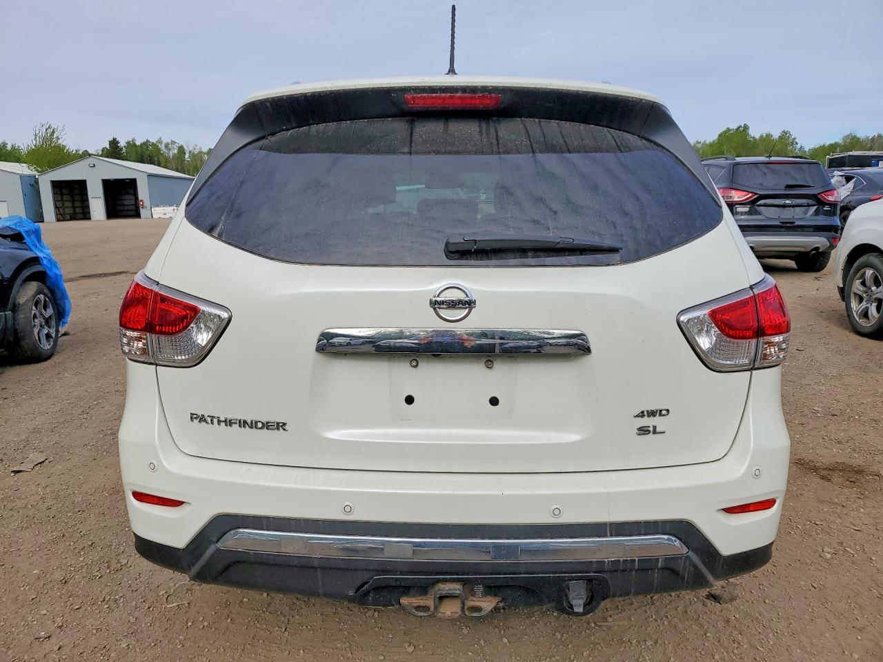 2015 Nissan Pathfinder S White vin: 5N1AR2MM5FC620445