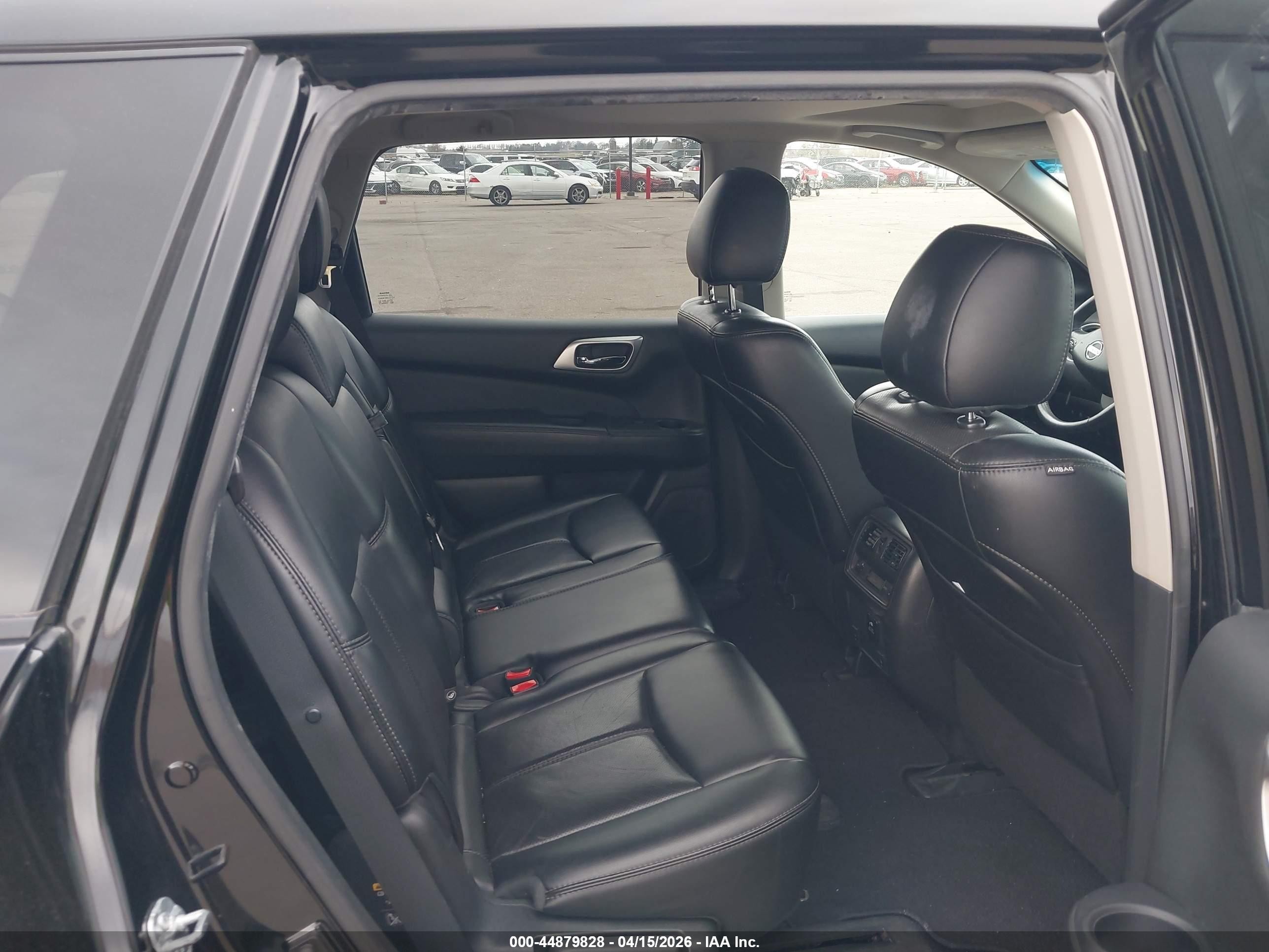 2015 Nissan Pathfinder Platinum Black vin: 5N1AR2MM5FC628349
