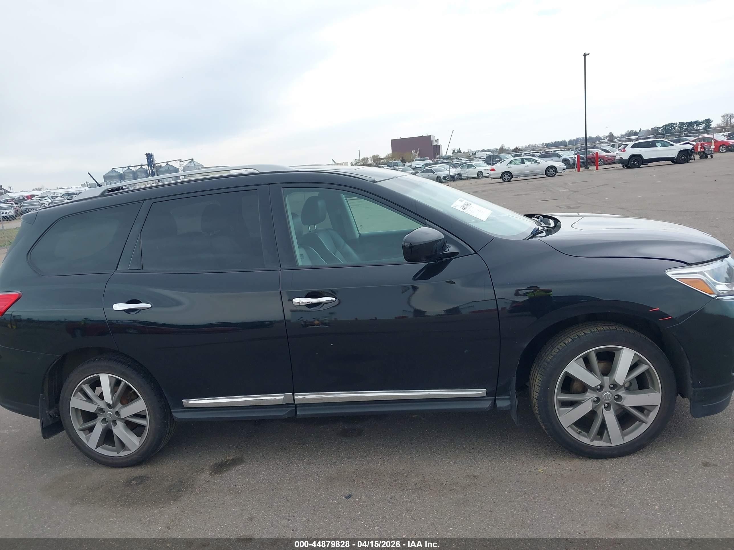 2015 Nissan Pathfinder Platinum Black vin: 5N1AR2MM5FC628349