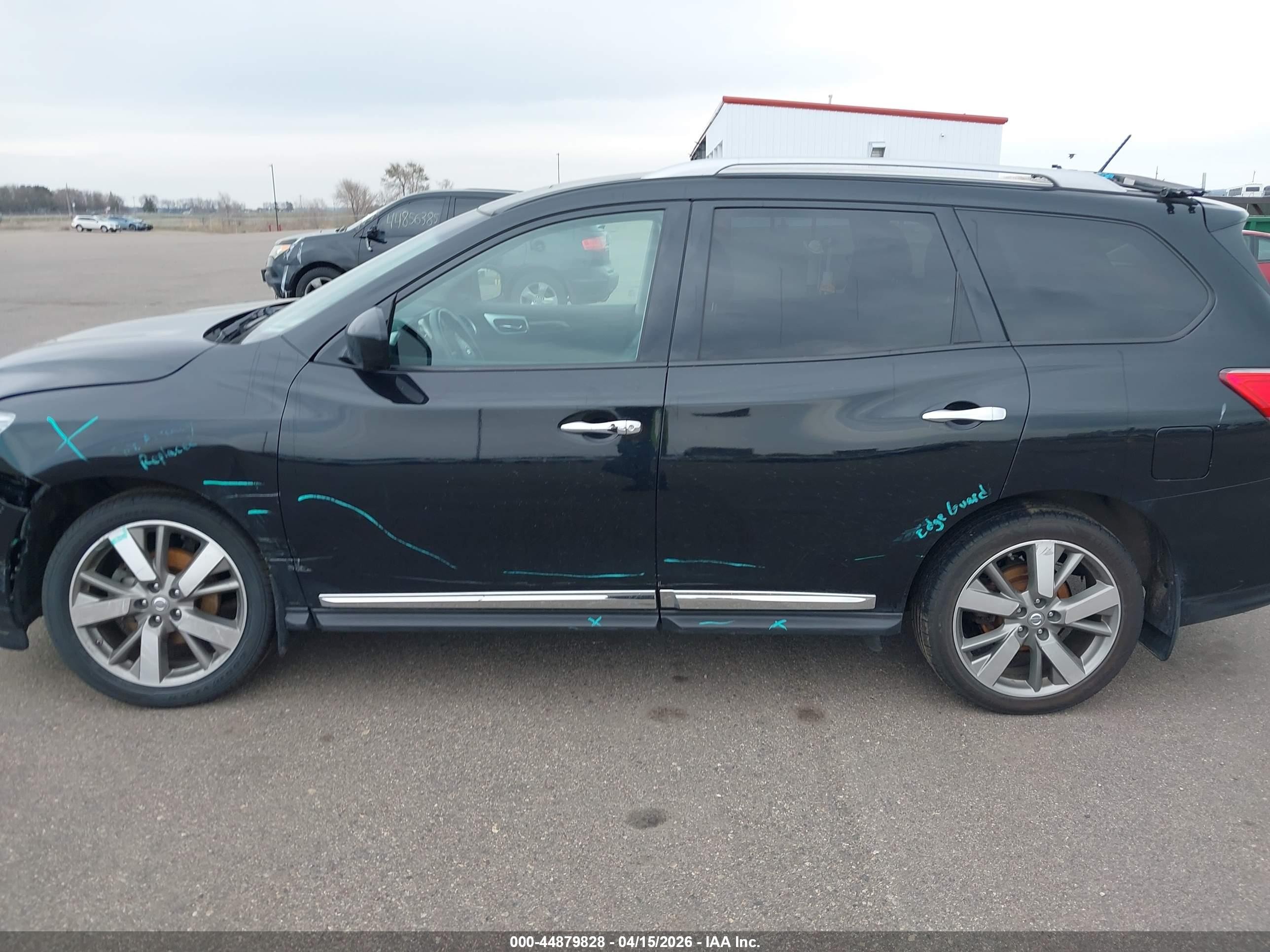 2015 Nissan Pathfinder Platinum Black vin: 5N1AR2MM5FC628349