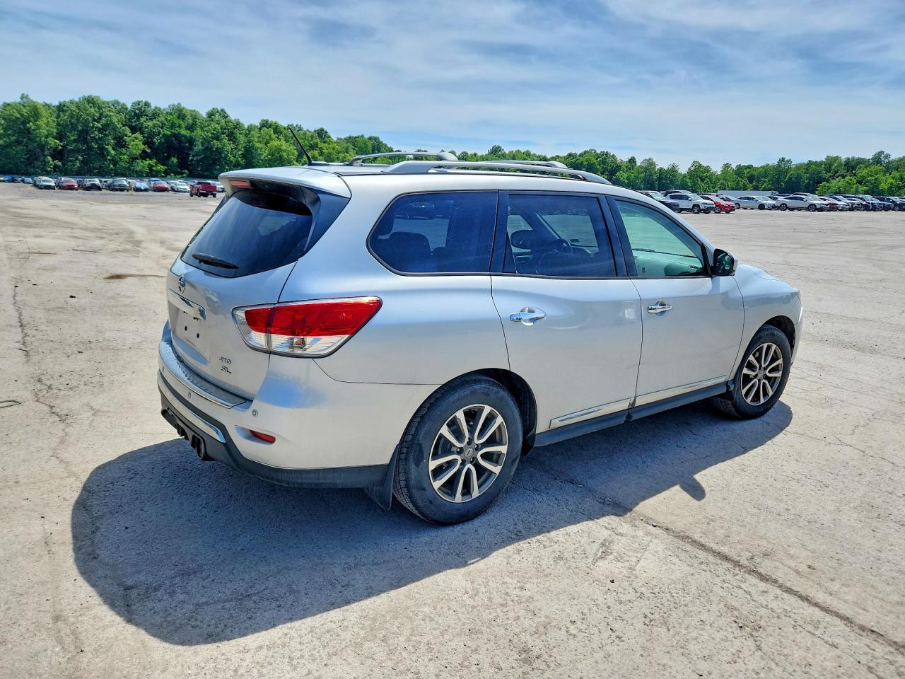 2015 Nissan Pathfinder Sl Silver vin: 5N1AR2MM5FC638377