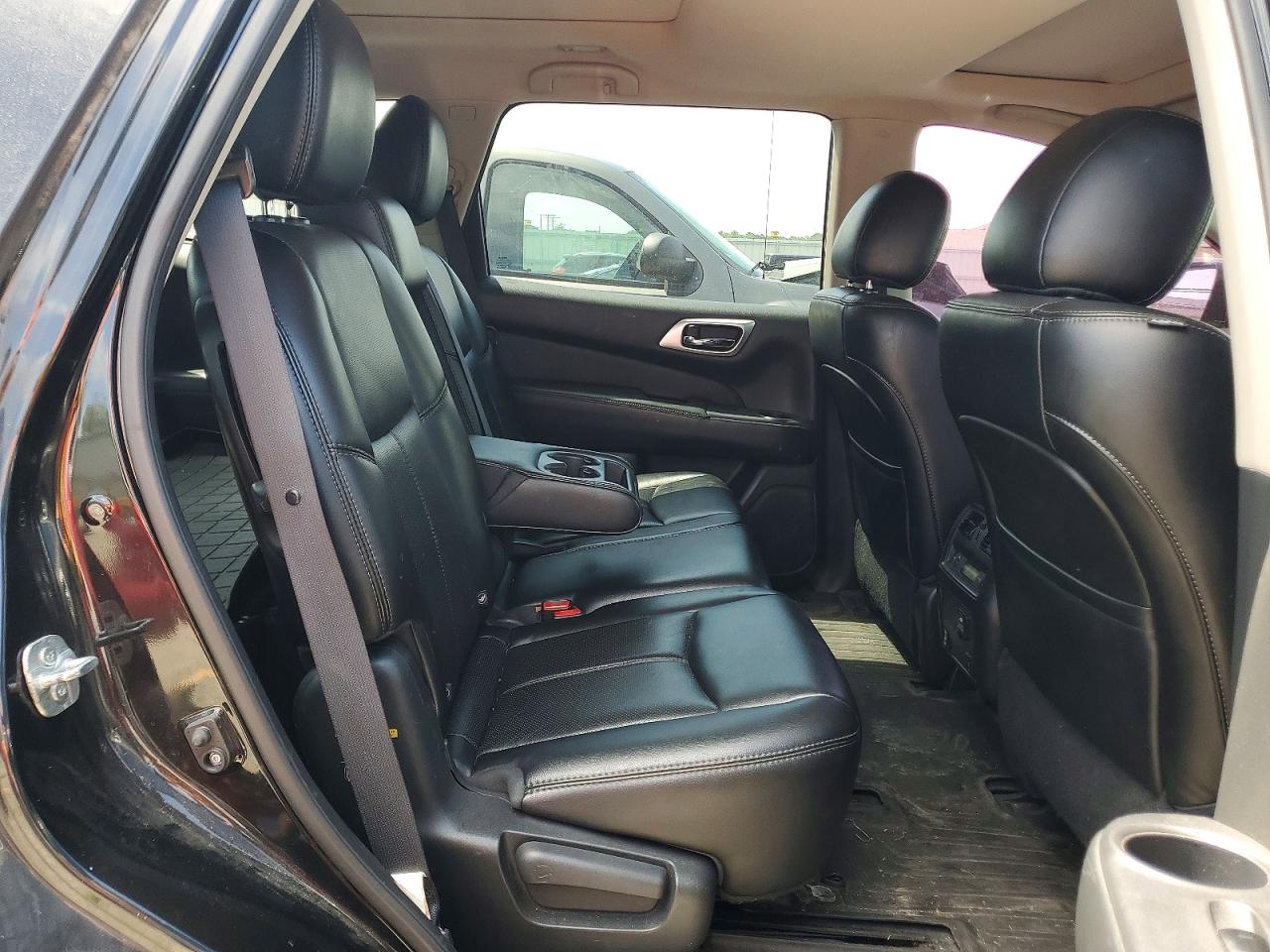 2015 Nissan Pathfinder S Черный vin: 5N1AR2MM5FC648505