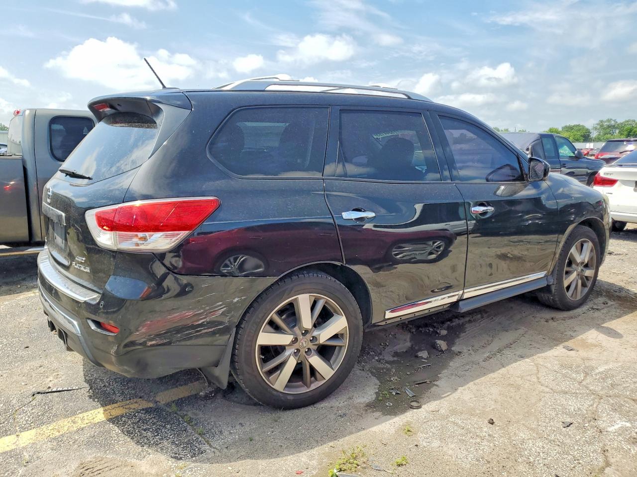 2015 Nissan Pathfinder S Черный vin: 5N1AR2MM5FC648505