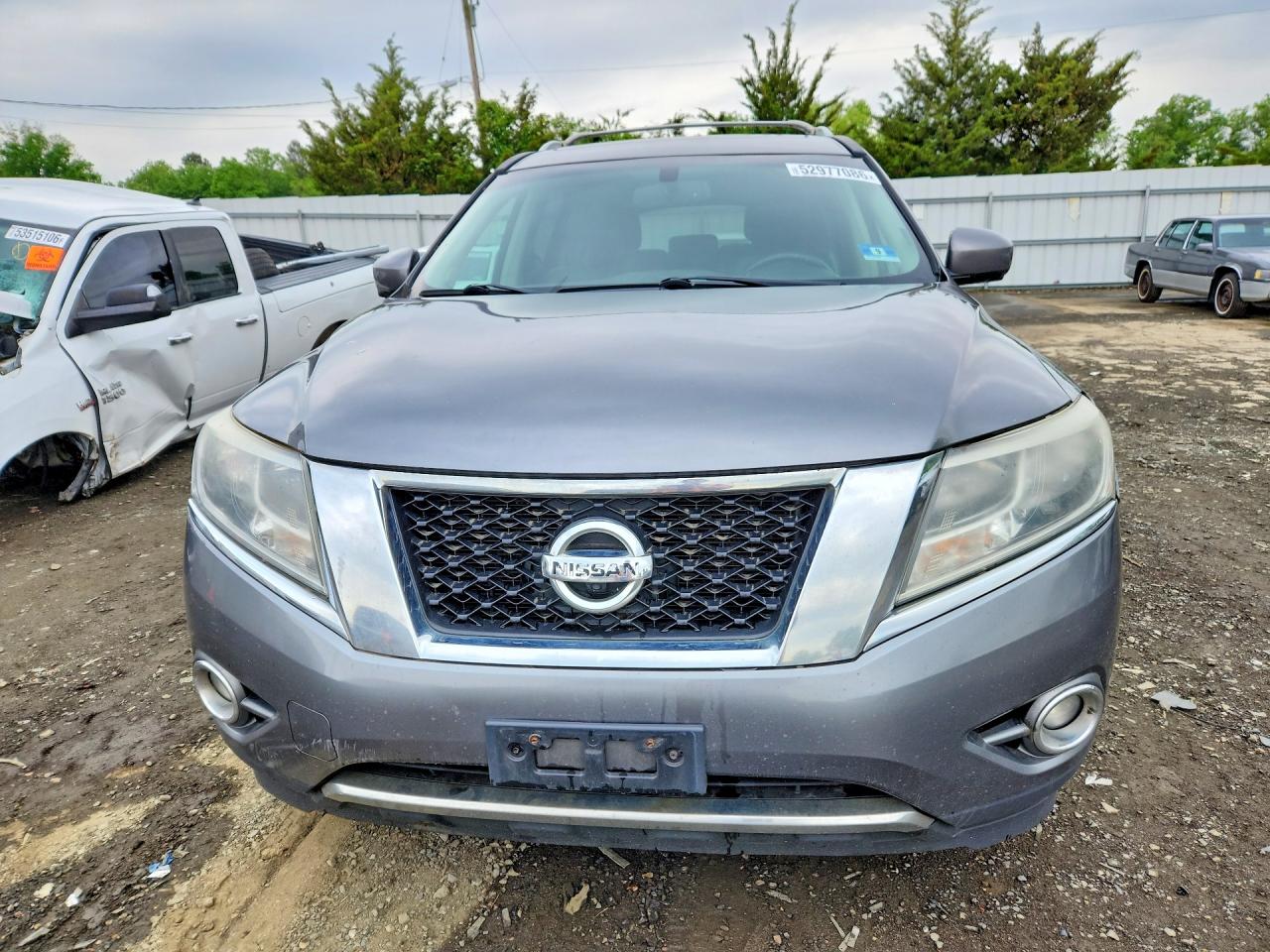 2015 Niss Pathfinder Gray vin: 5N1AR2MM5FC657902