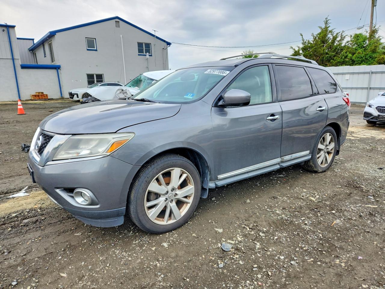 2015 Niss Pathfinder Gray vin: 5N1AR2MM5FC657902