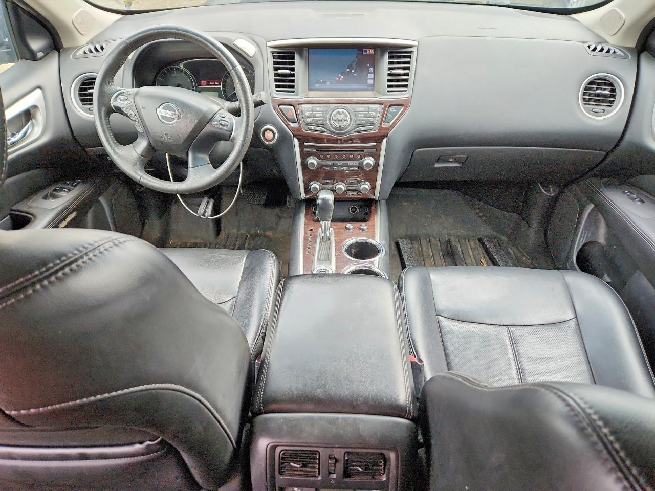 2015 Niss Pathfinder Gray vin: 5N1AR2MM5FC657902