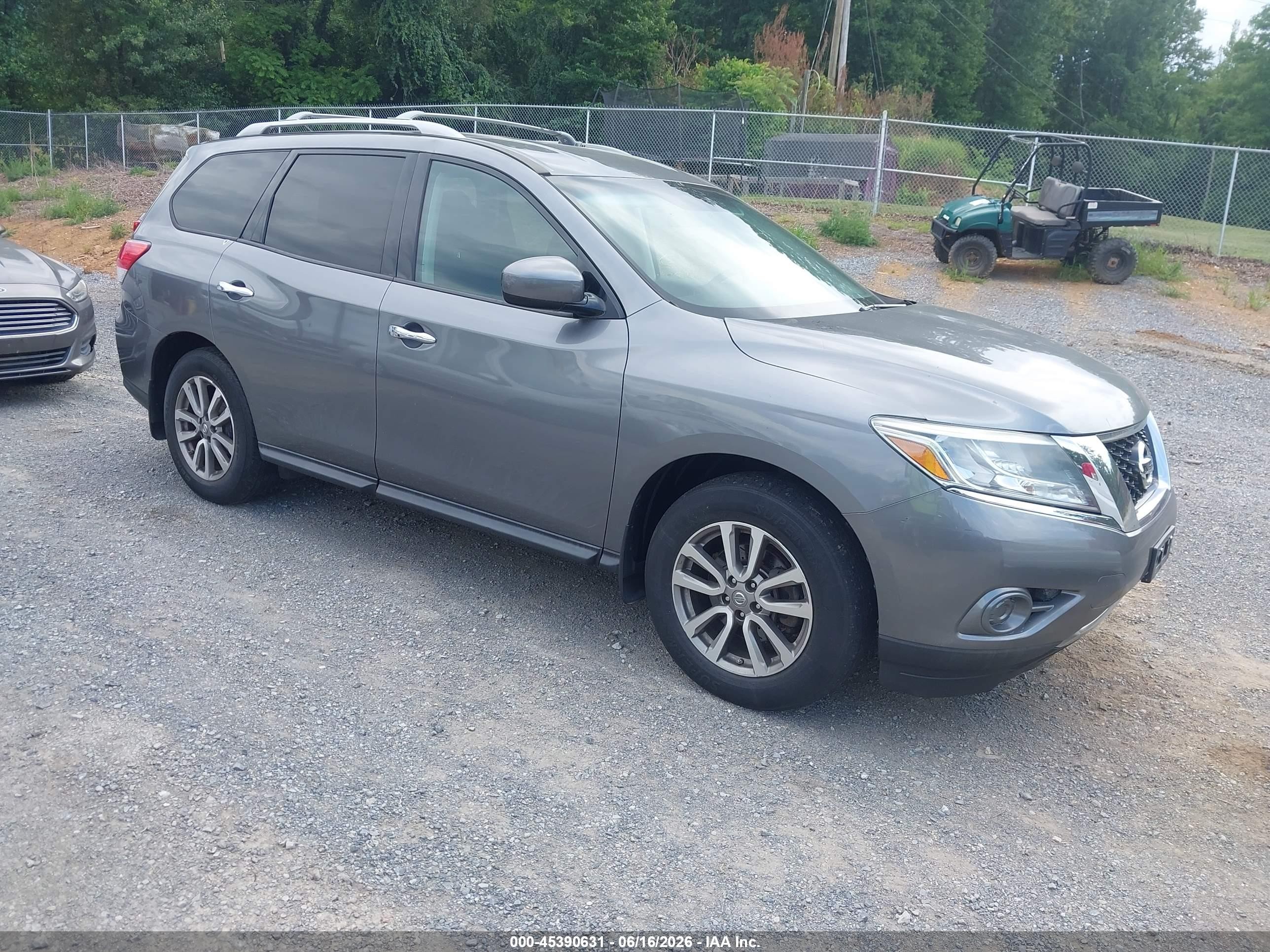 2015 Nissan Pathfinder S Gray vin: 5N1AR2MM5FC685604
