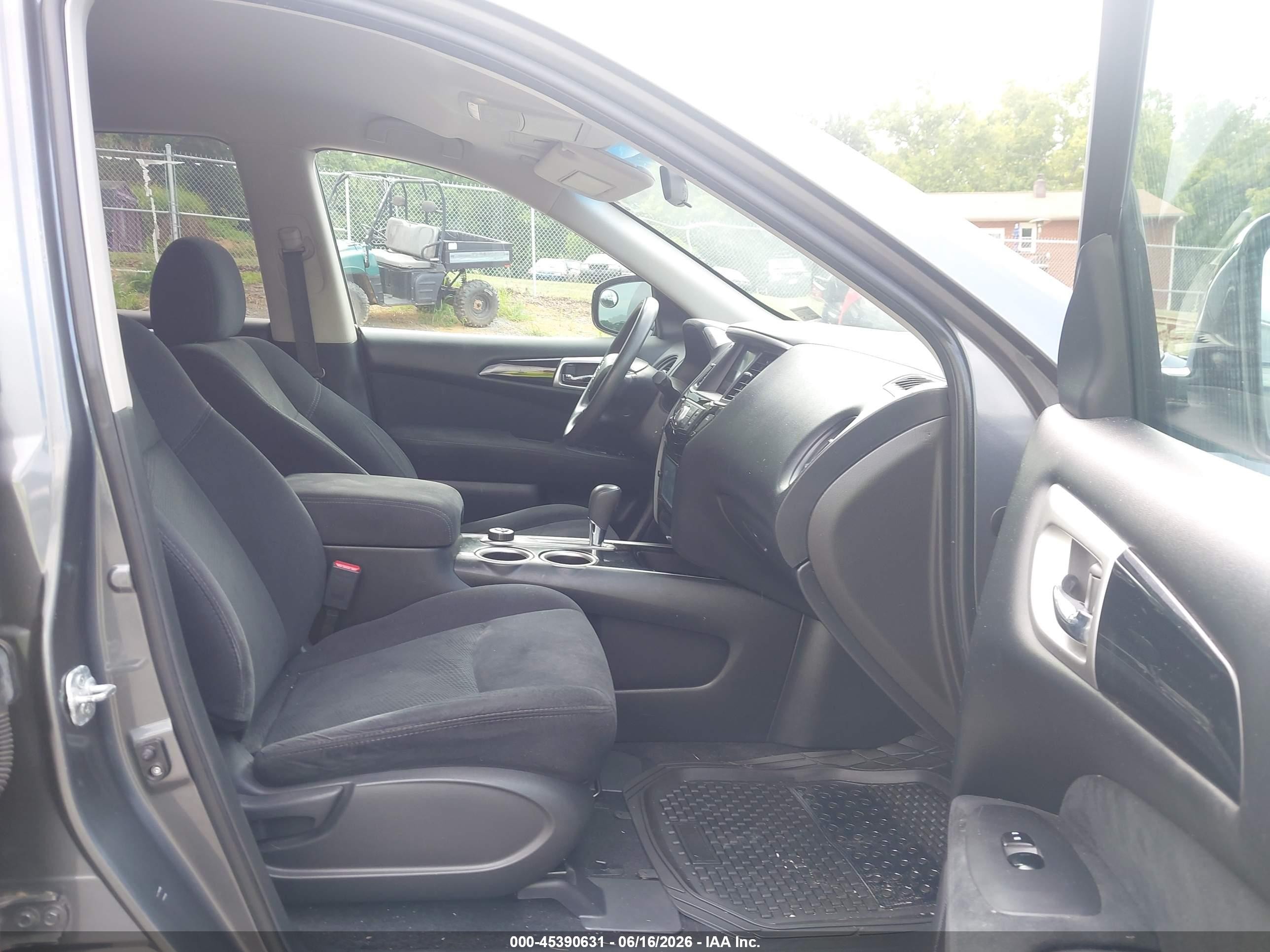 2015 Nissan Pathfinder S Gray vin: 5N1AR2MM5FC685604