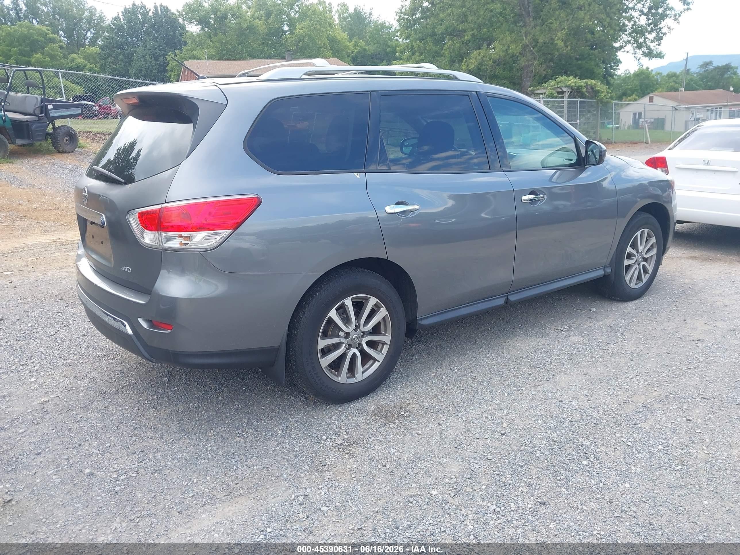 2015 Nissan Pathfinder S Gray vin: 5N1AR2MM5FC685604