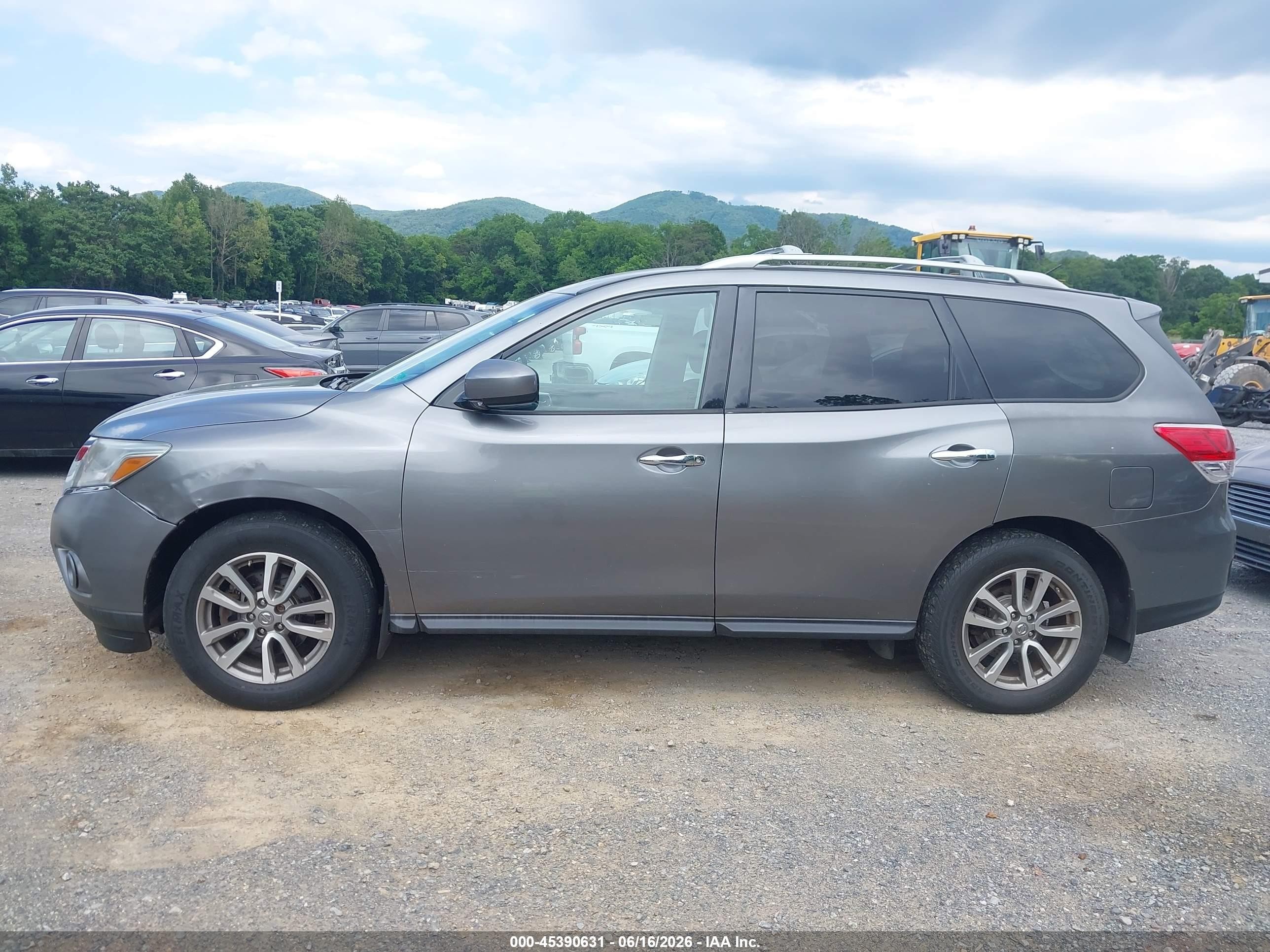 2015 Nissan Pathfinder S Gray vin: 5N1AR2MM5FC685604
