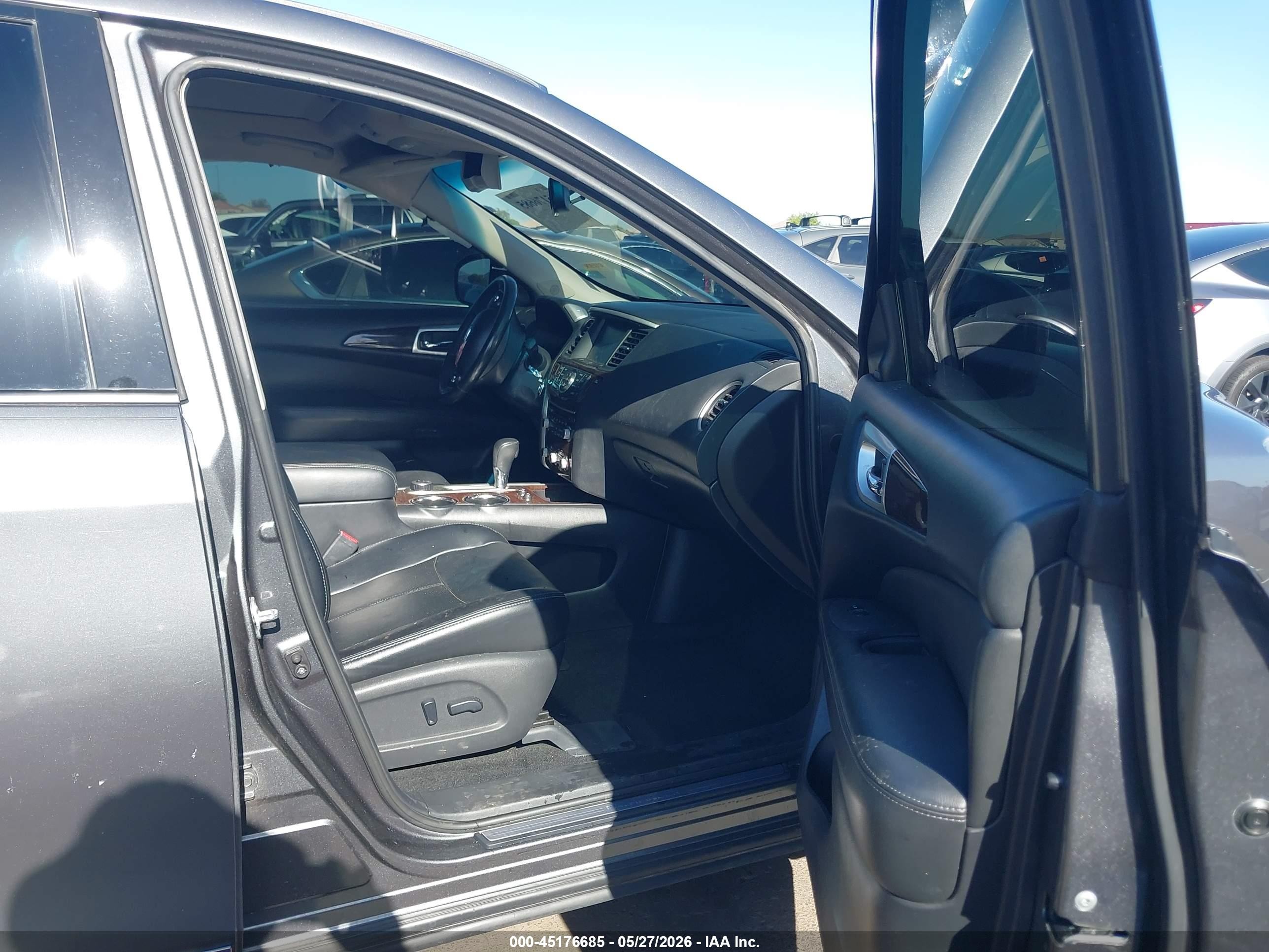 2015 Nissan Pathfinder Platinum Gray vin: 5N1AR2MM5FC700487