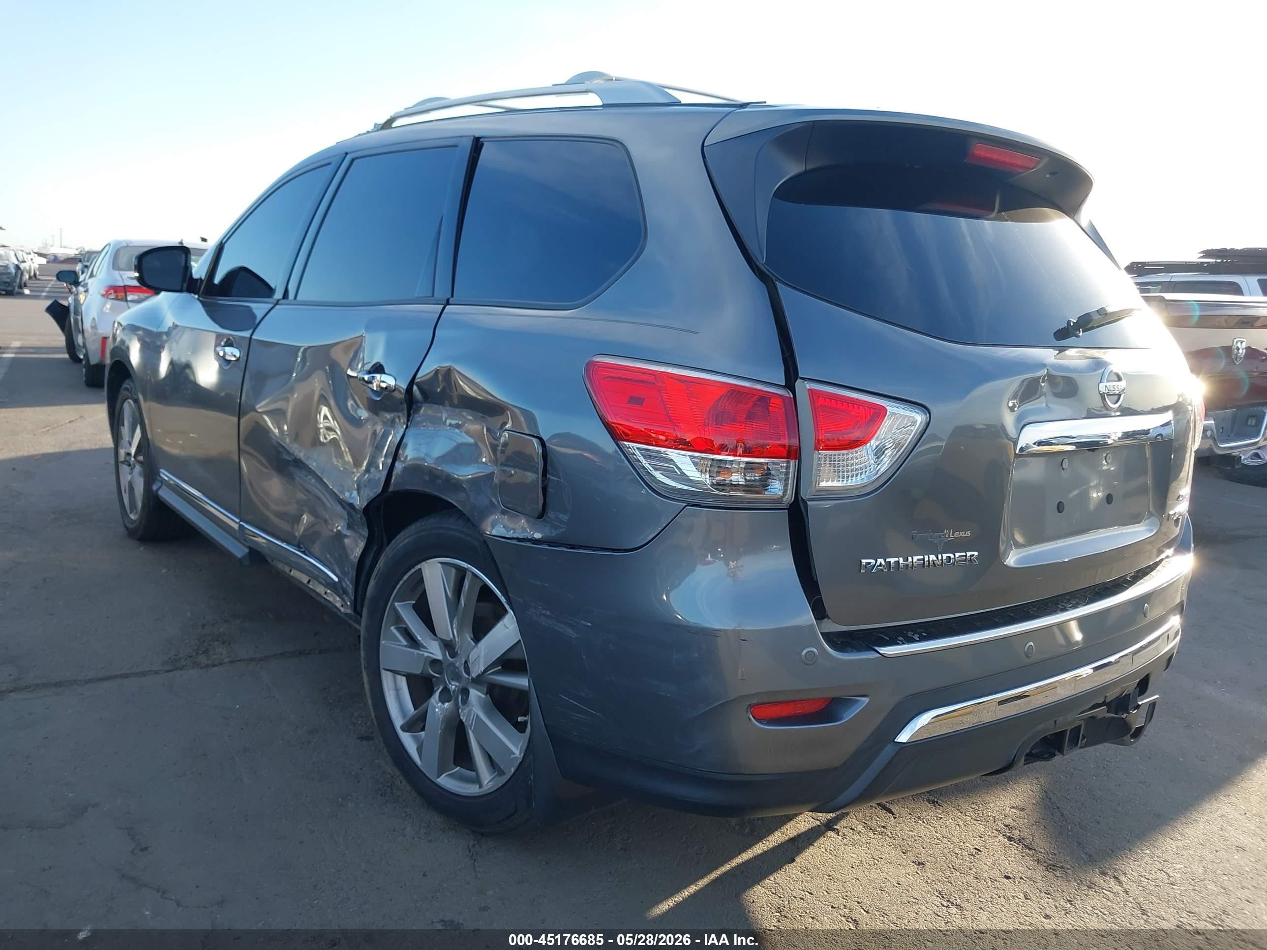 2015 Nissan Pathfinder Platinum Gray vin: 5N1AR2MM5FC700487