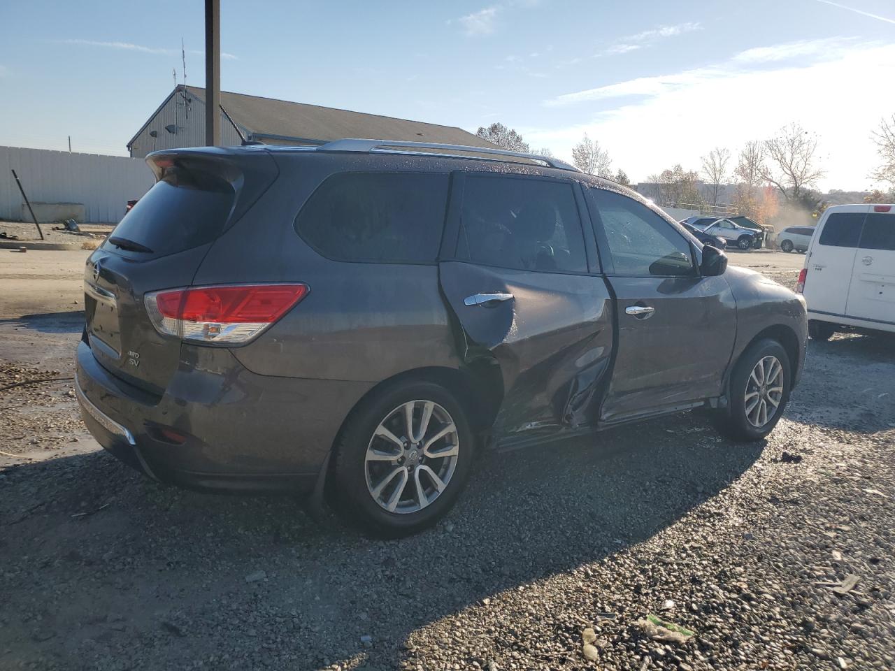 2015 Nissan Pathfinder Sv Brown vin: 5N1AR2MM5FC701400