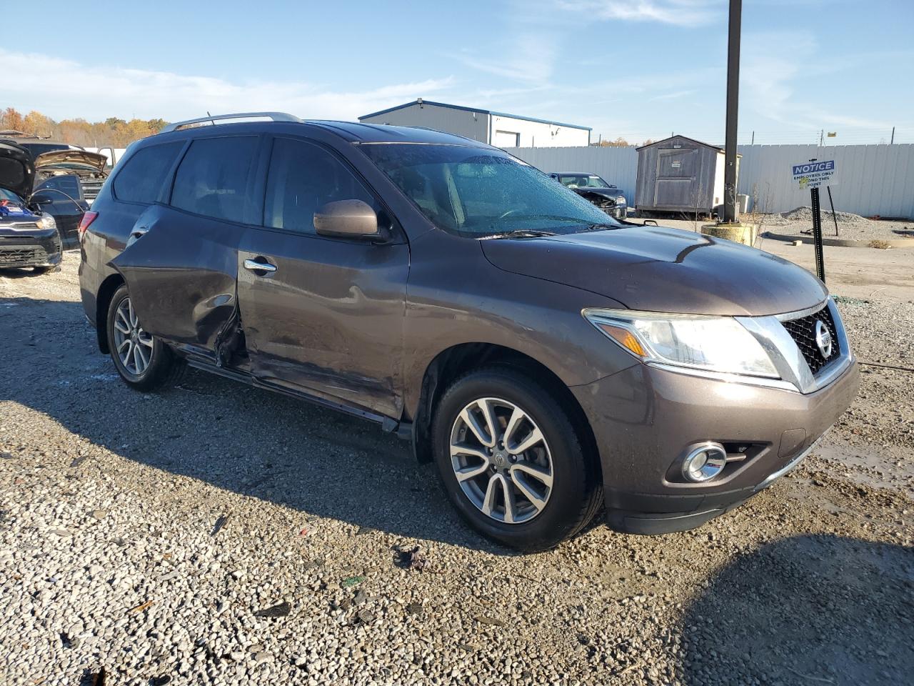 2015 Nissan Pathfinder Sv Brown vin: 5N1AR2MM5FC701400