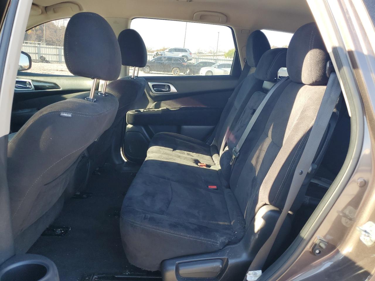 2015 Nissan Pathfinder Sv Brown vin: 5N1AR2MM5FC701400
