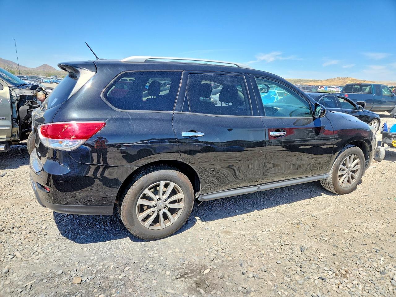 2015 Nissan Pathfinder Sv Black vin: 5N1AR2MM5FC703566