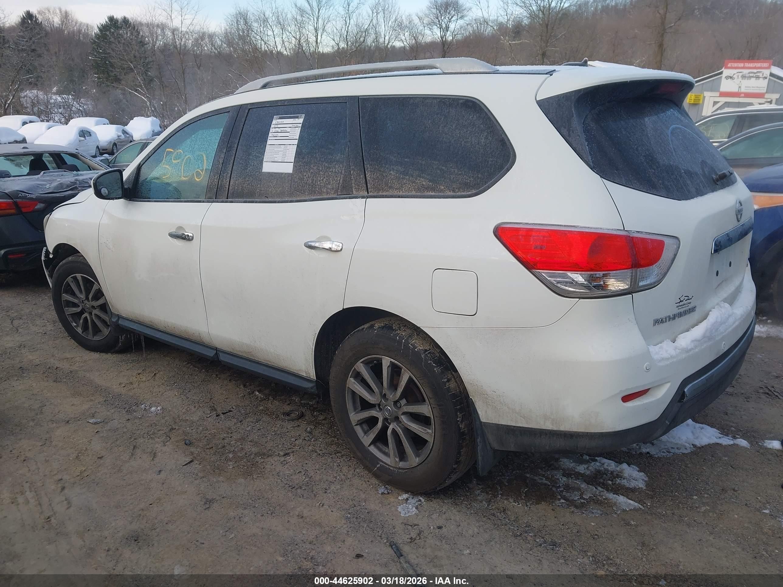 2015 Nissan Pathfinder Sv White vin: 5N1AR2MM5FC720254