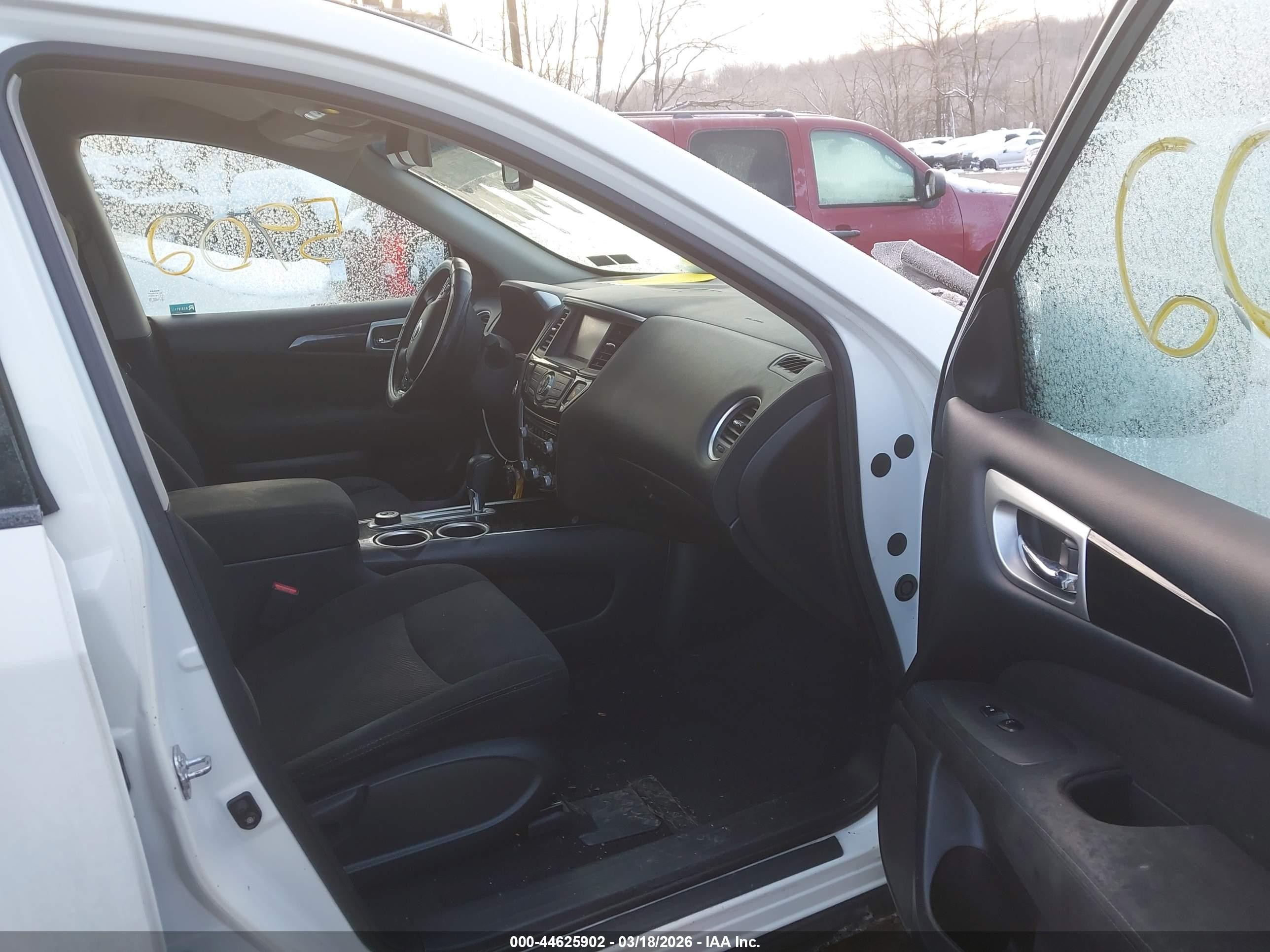 2015 Nissan Pathfinder Sv White vin: 5N1AR2MM5FC720254