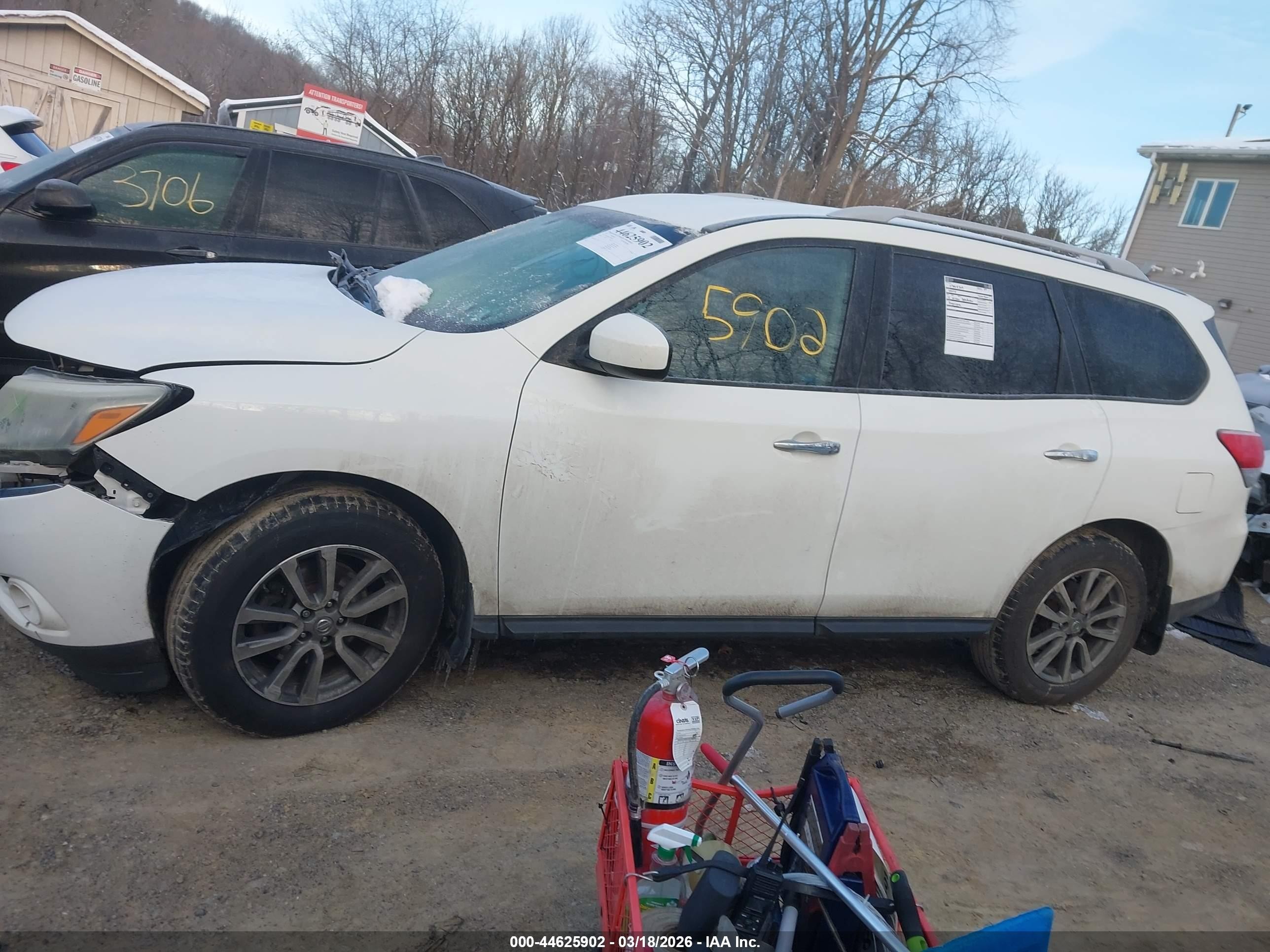 2015 Nissan Pathfinder Sv White vin: 5N1AR2MM5FC720254