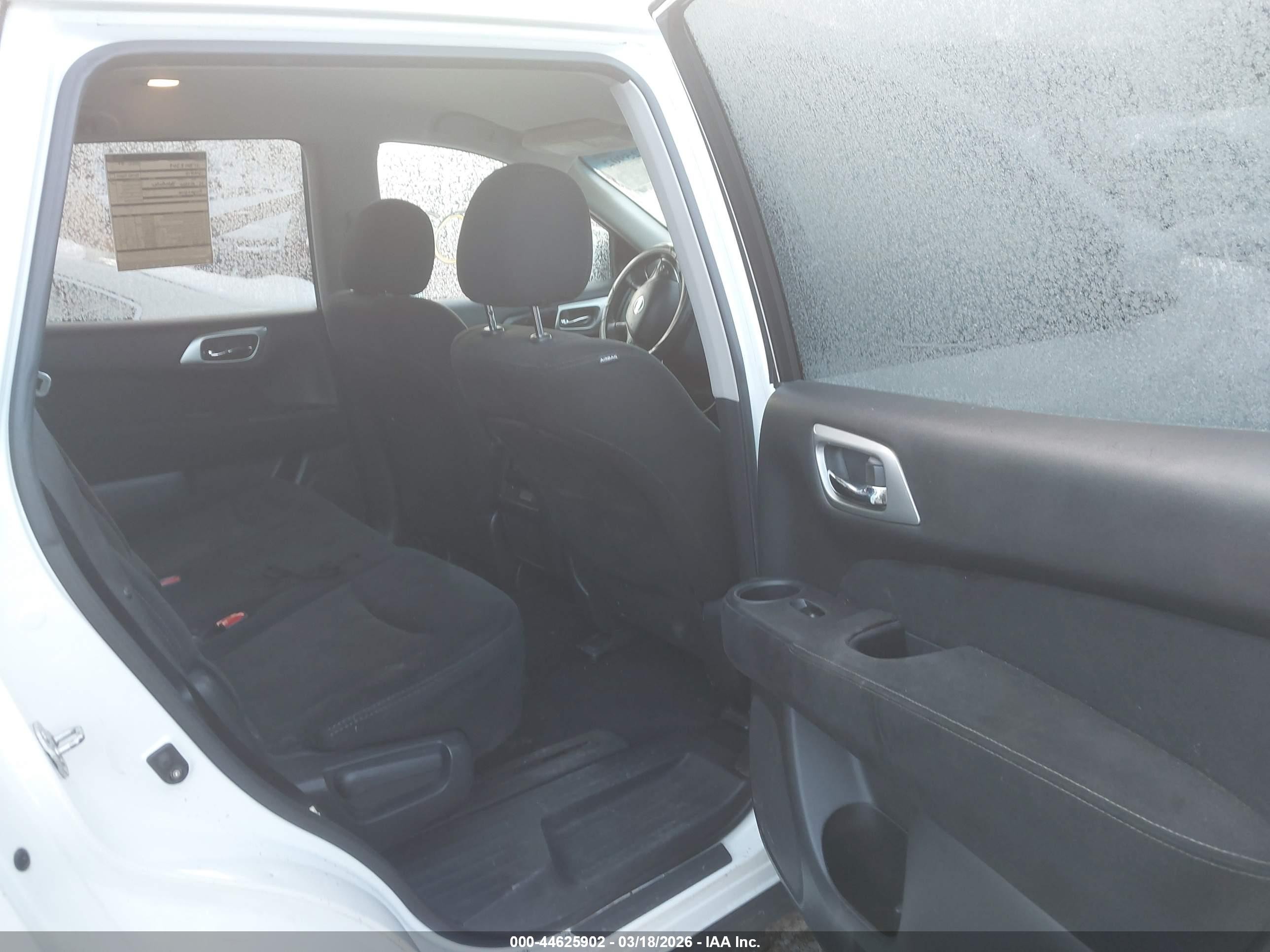 2015 Nissan Pathfinder Sv White vin: 5N1AR2MM5FC720254