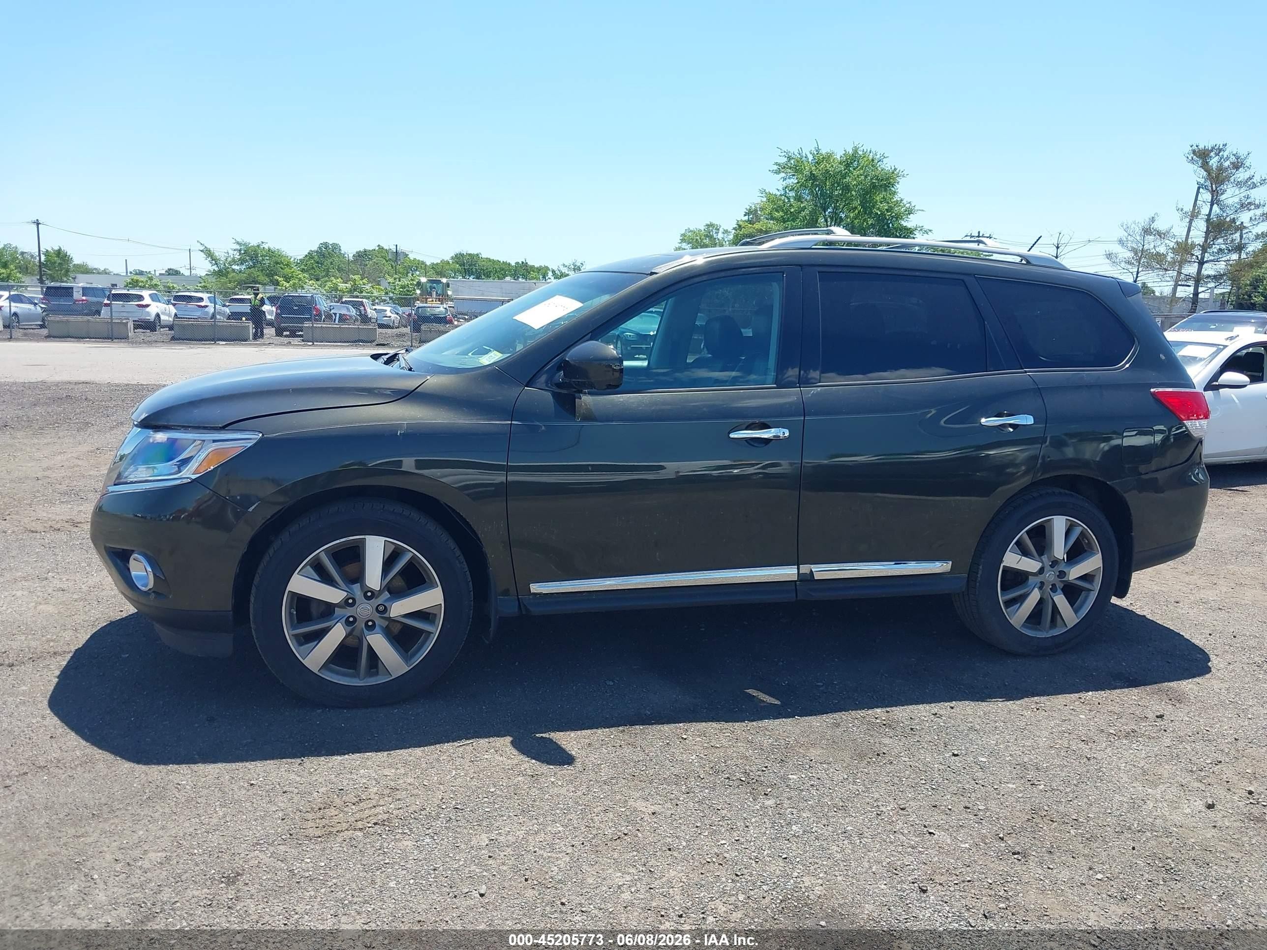 2016 Nissan Pathfinder Platinum Green vin: 5N1AR2MM5GC605347