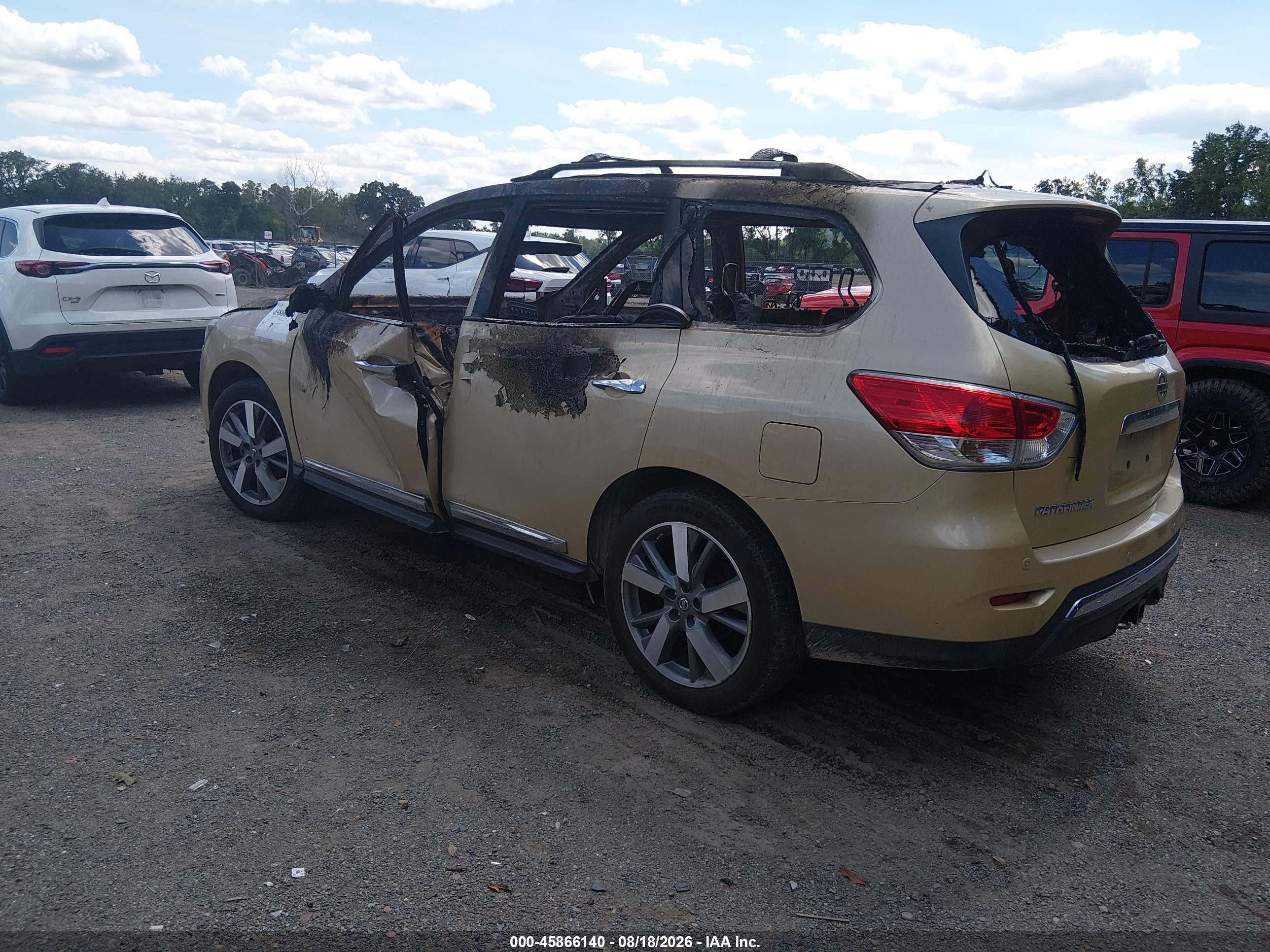 2013 Nissan Pathfinder Platinum Cream vin: 5N1AR2MM6DC614232