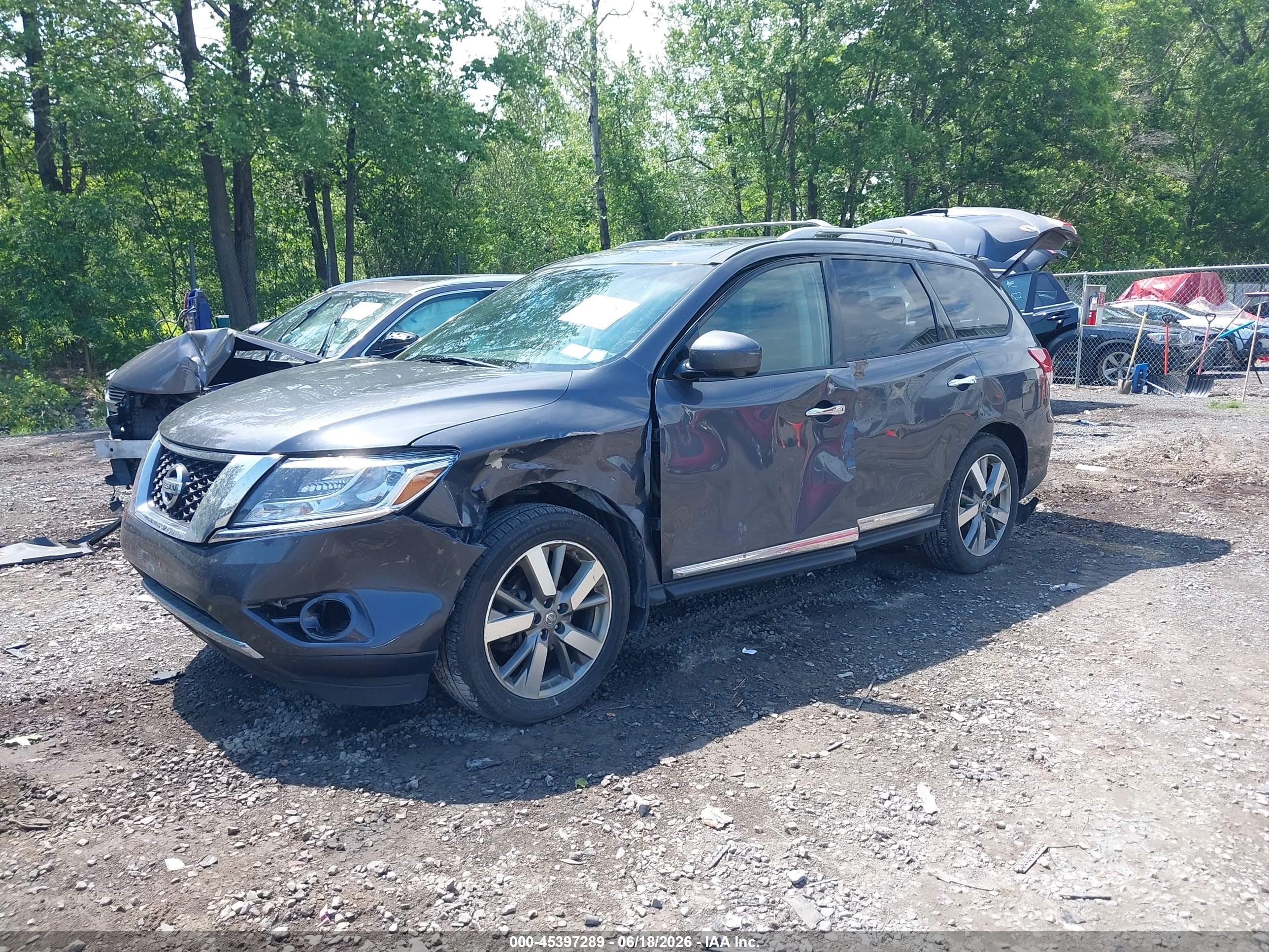 2013 Nissan Pathfinder Platinum Gray vin: 5N1AR2MM6DC628213