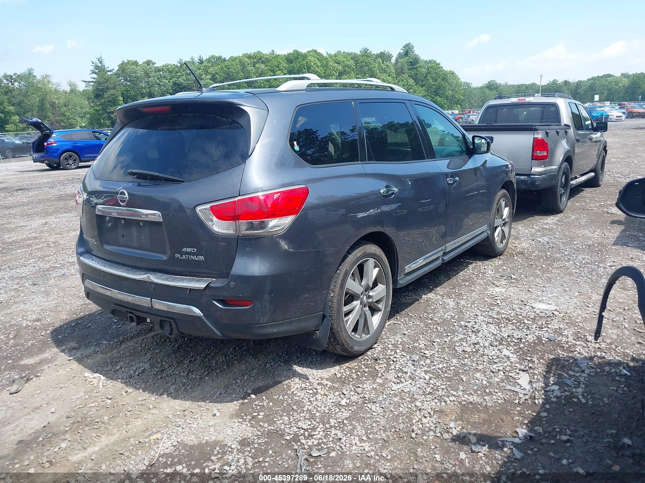 2013 Nissan Pathfinder Platinum Gray vin: 5N1AR2MM6DC628213