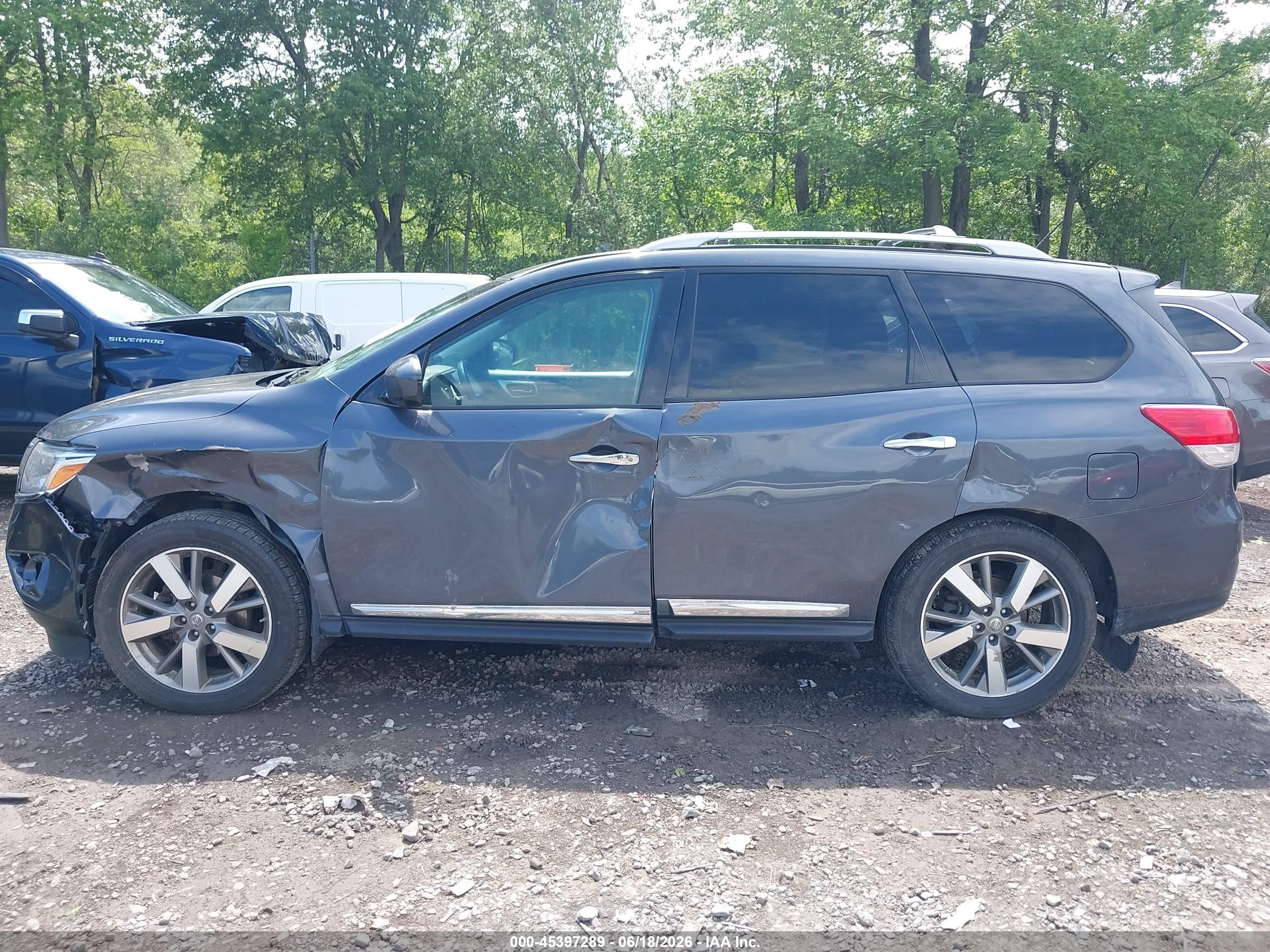 2013 Nissan Pathfinder Platinum Gray vin: 5N1AR2MM6DC628213