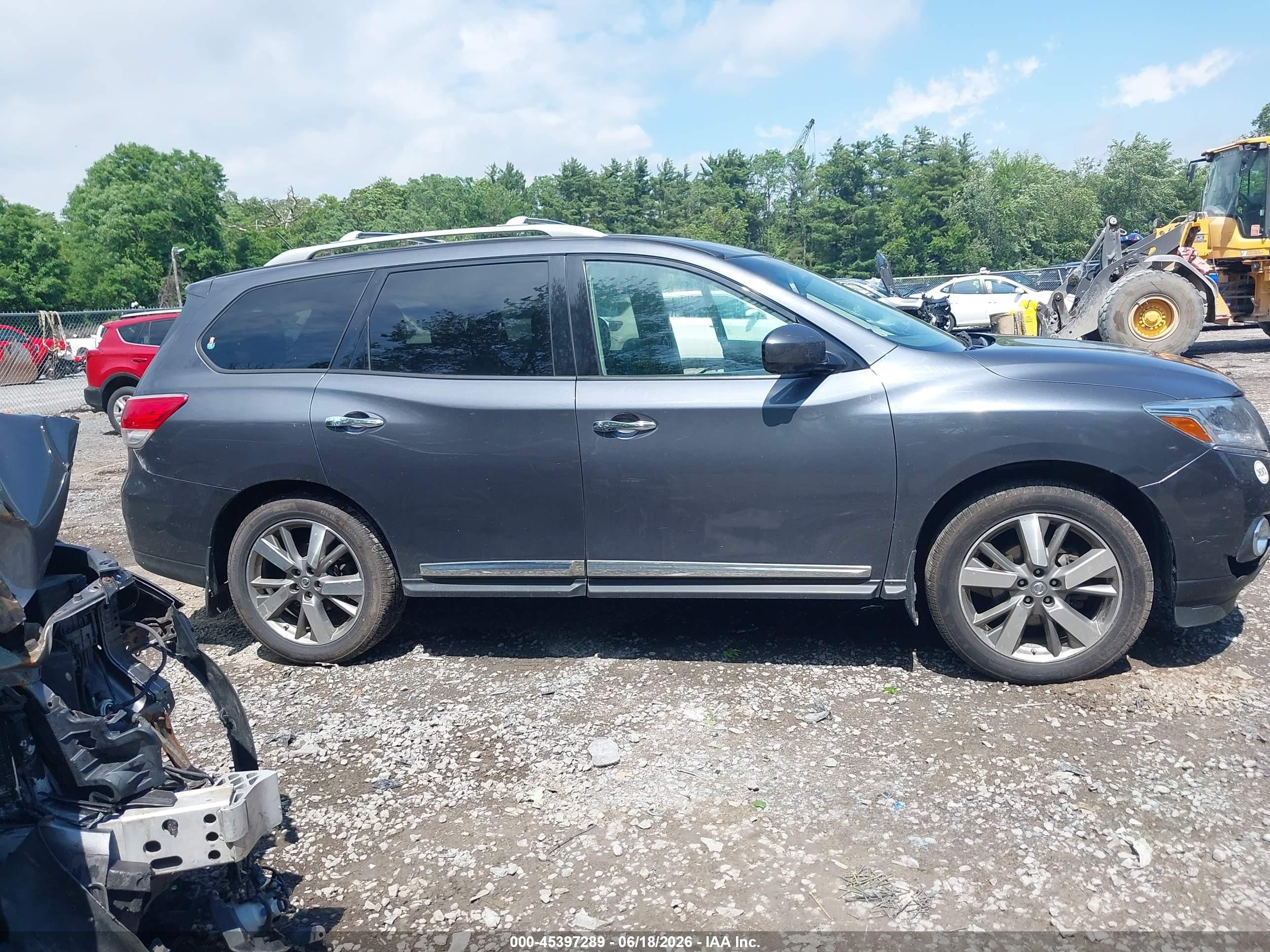 2013 Nissan Pathfinder Platinum Gray vin: 5N1AR2MM6DC628213
