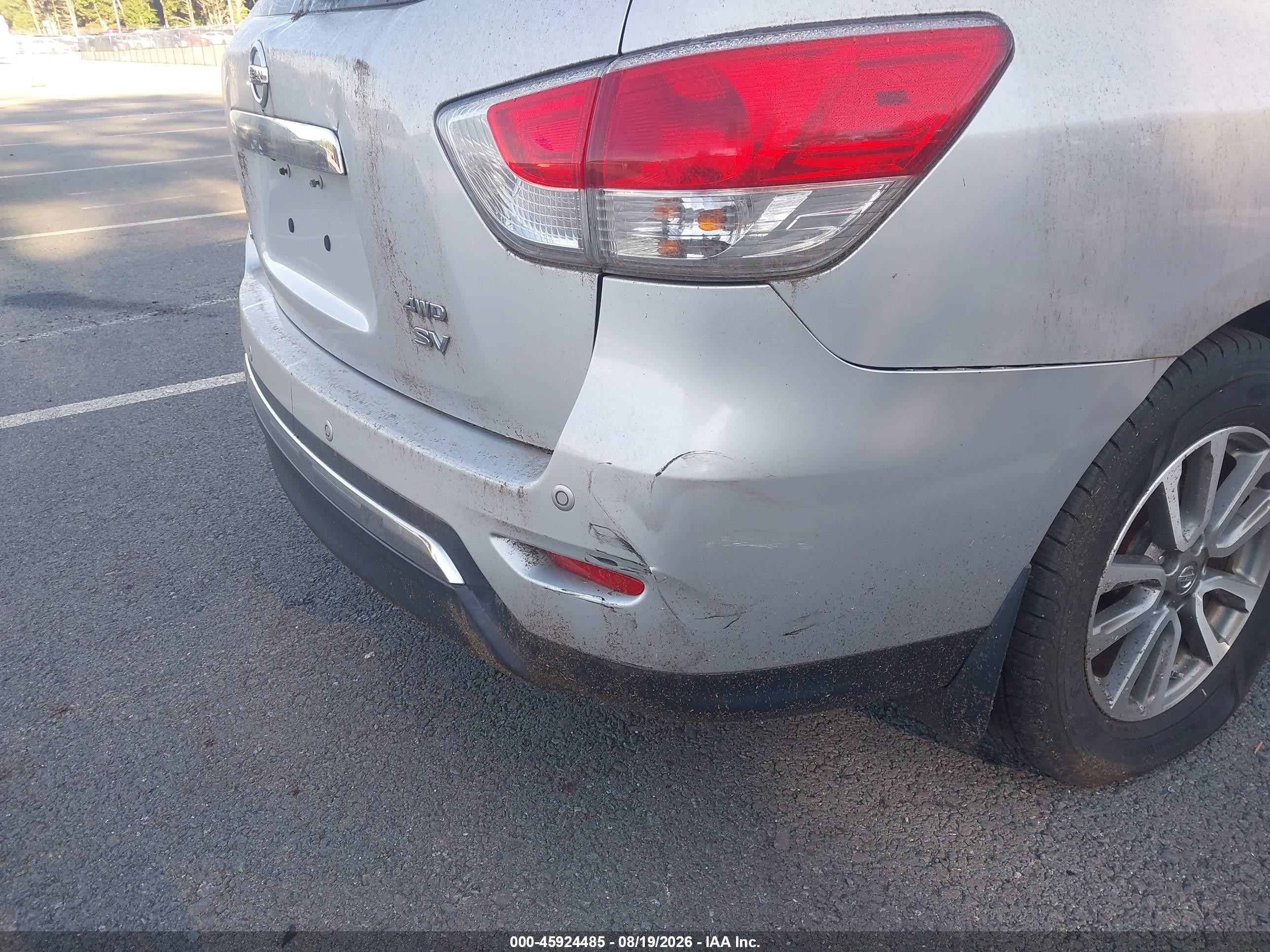 2013 Nissan Pathfinder Sv Silver vin: 5N1AR2MM6DC631936
