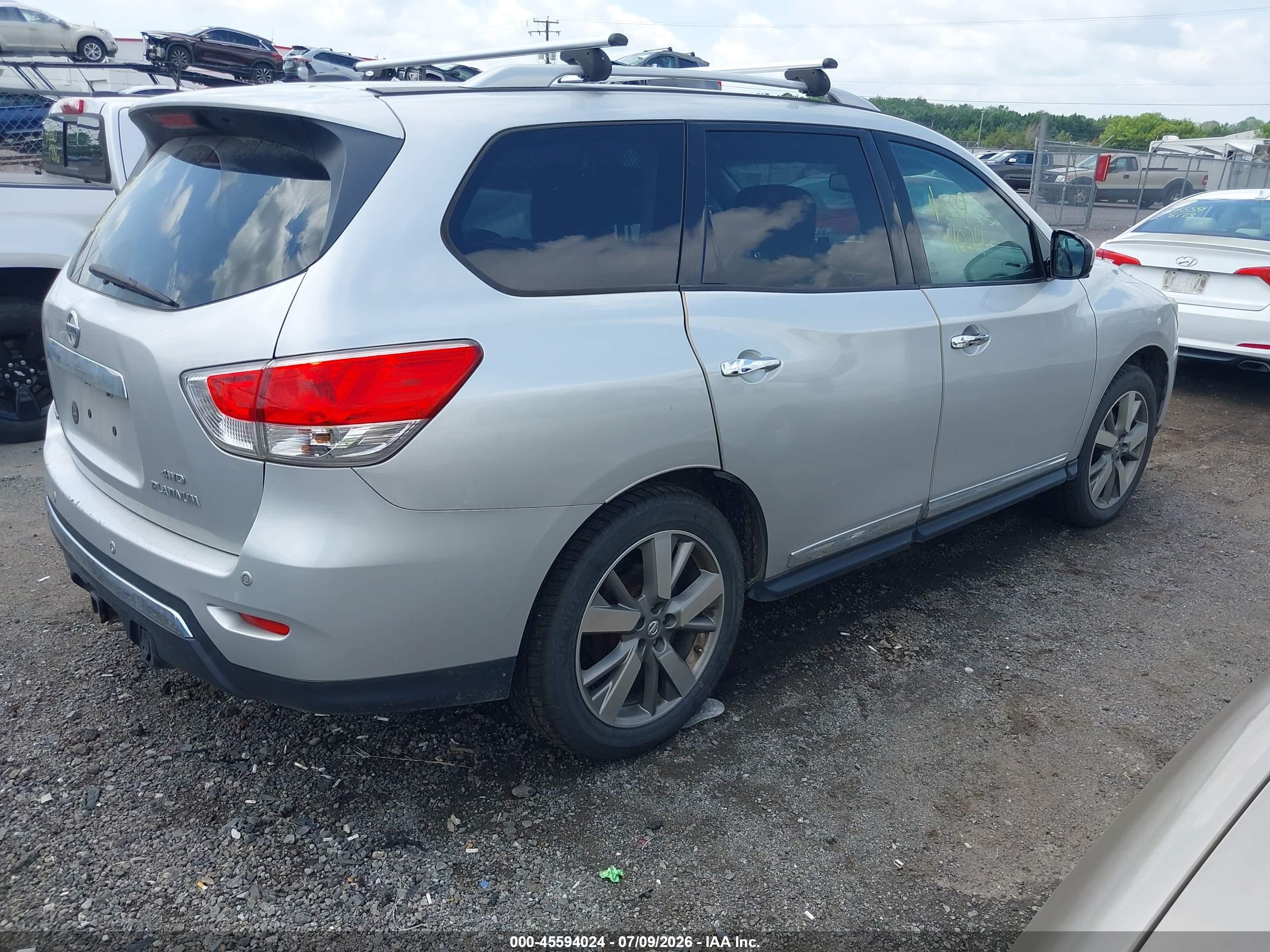 2013 Nissan Pathfinder Platinum Silver vin: 5N1AR2MM6DC655945